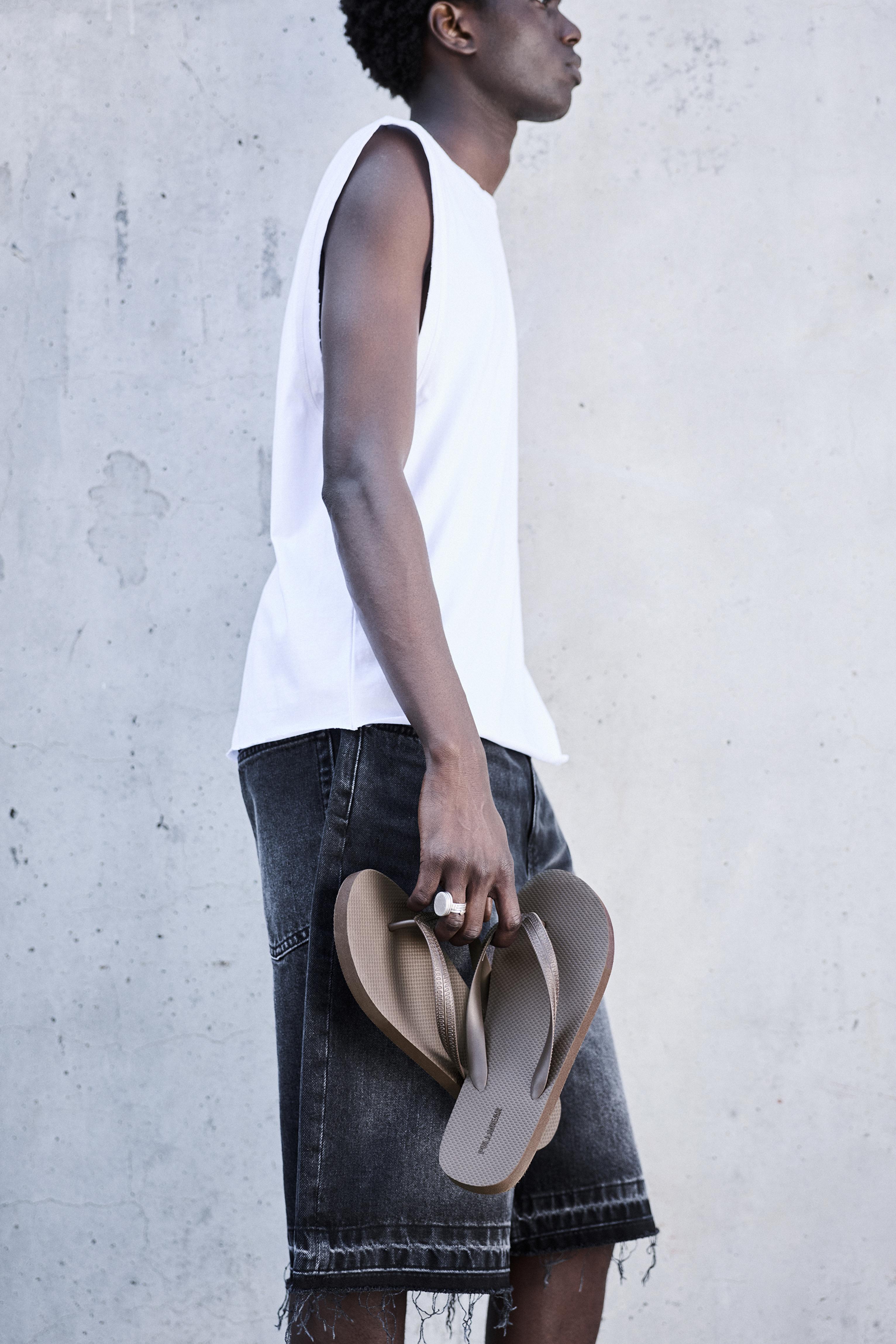 Strappy sandals — Brown