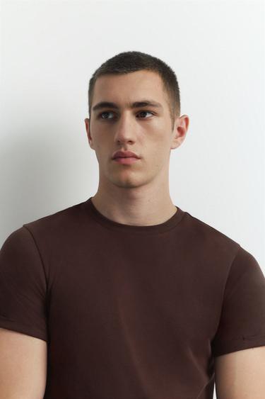Muscle fit T-shirt — Brown 3