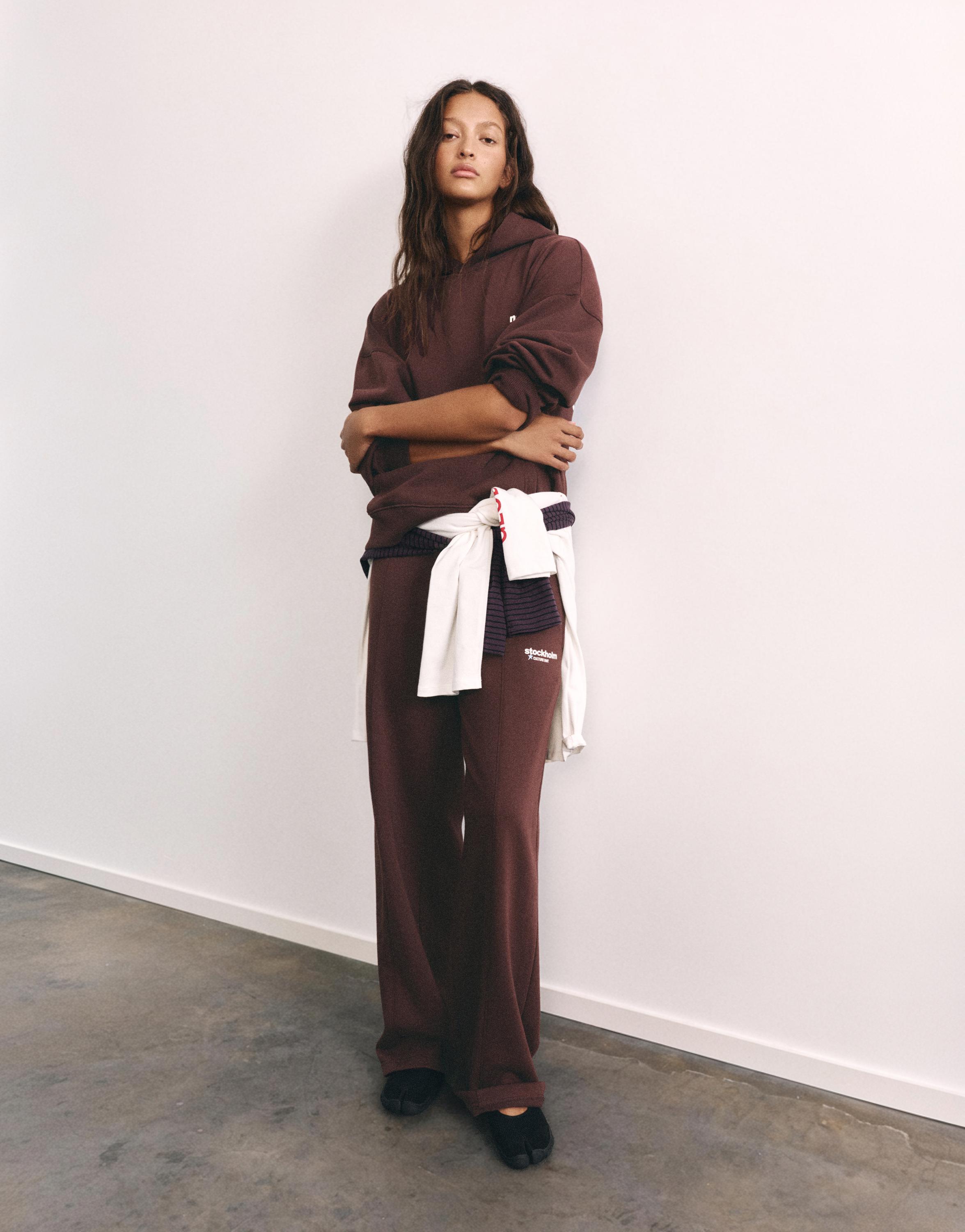 Graphic joggers — Maroon