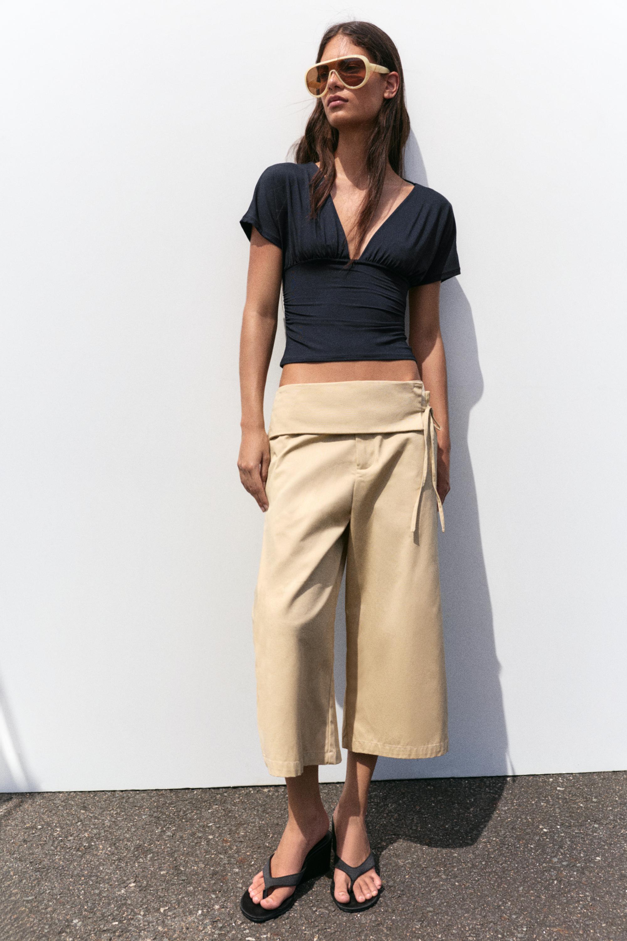 Gathered V-neck top — Black