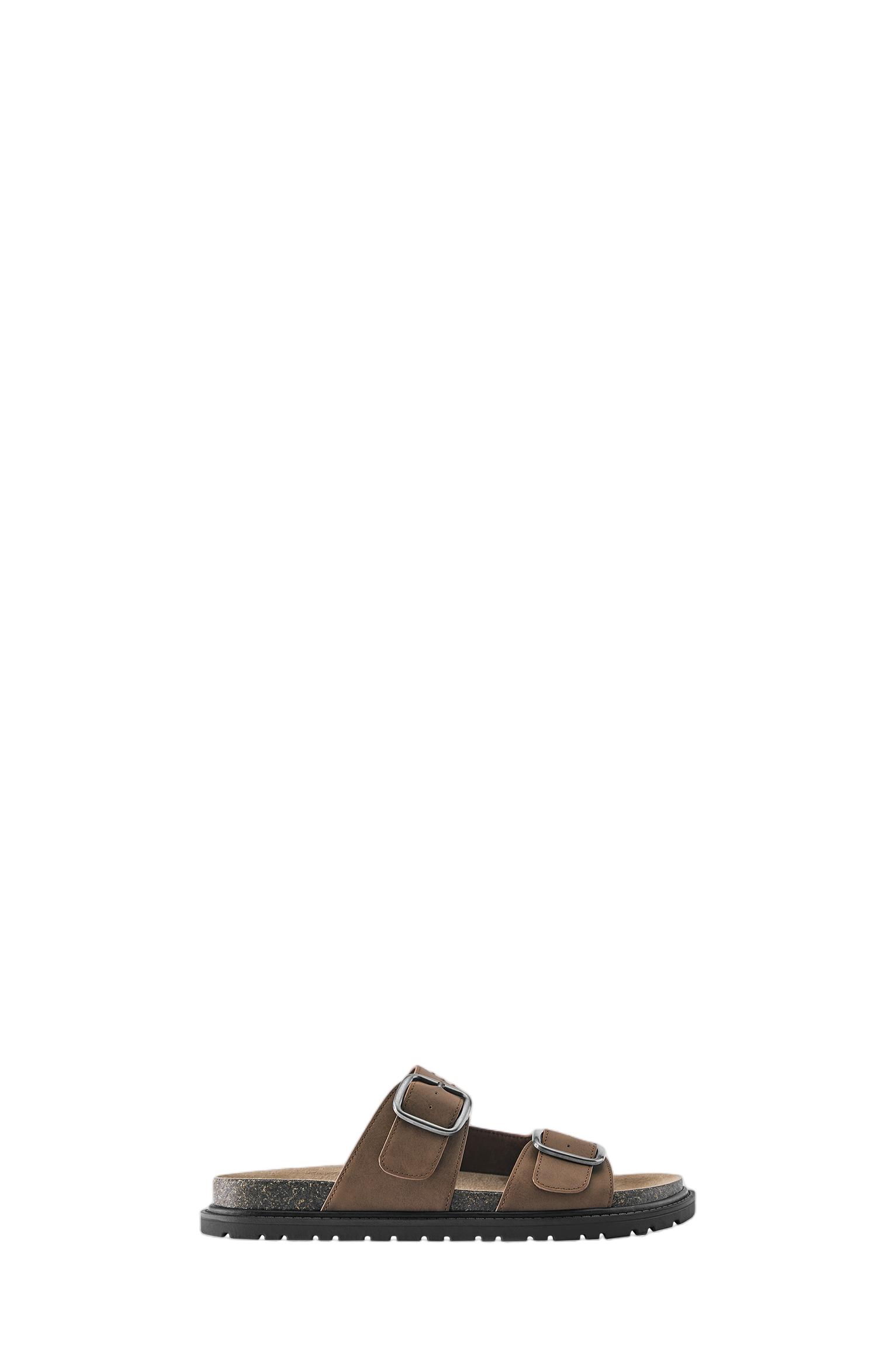 Studded buckle sandals — Brown