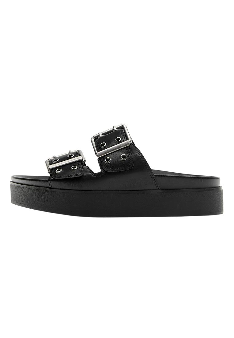 Chunky buckle sandals — Black