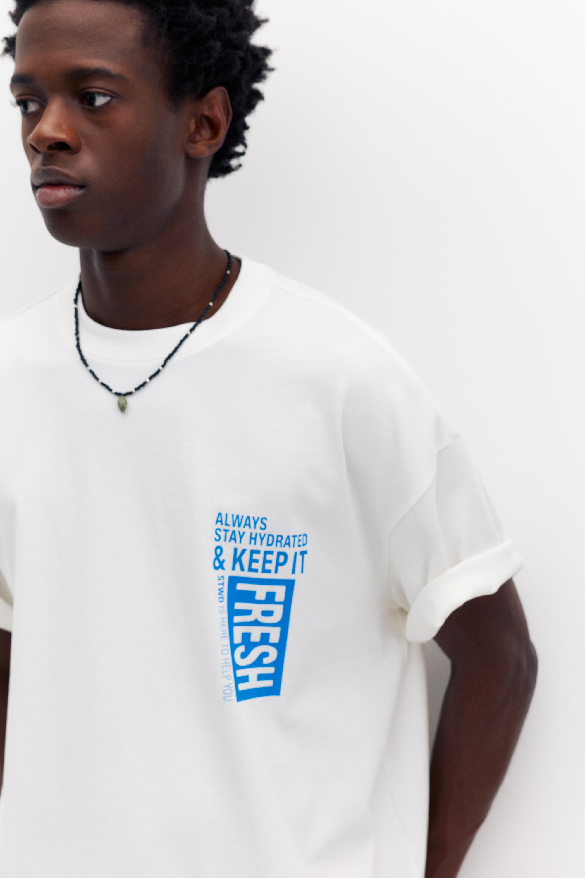 Kısa kollu grafik baskılı t-shirt - Görsel 6
