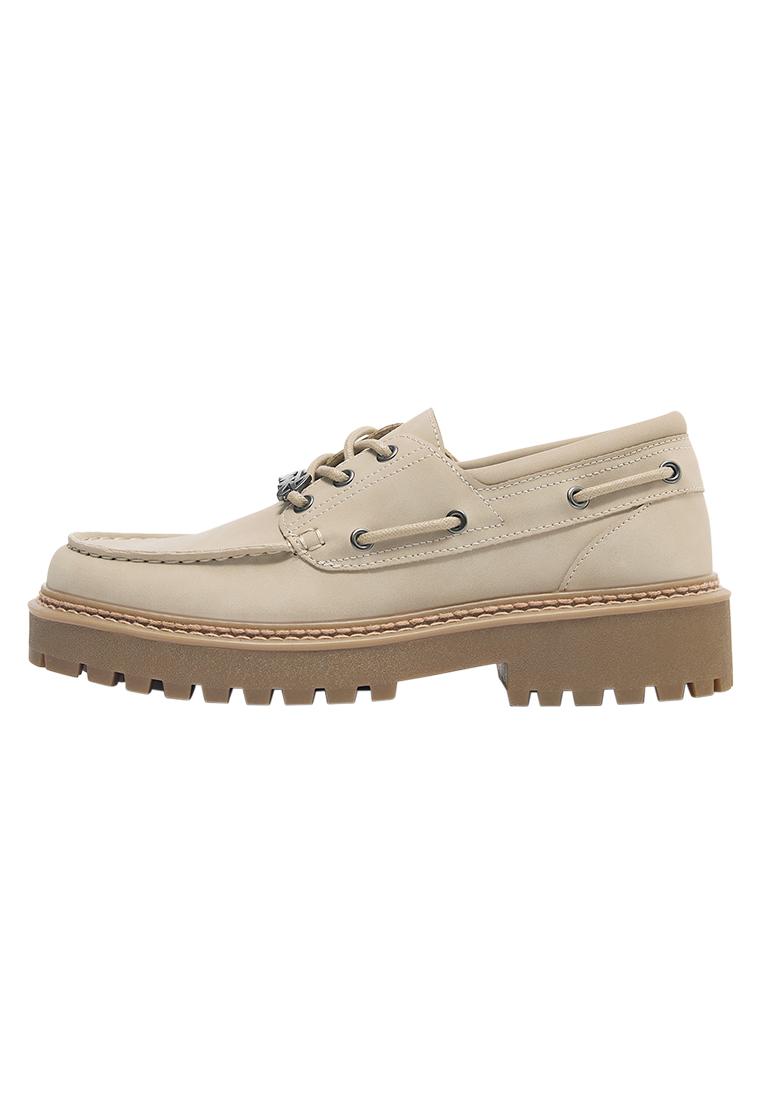 STWD boat shoes — Ecru