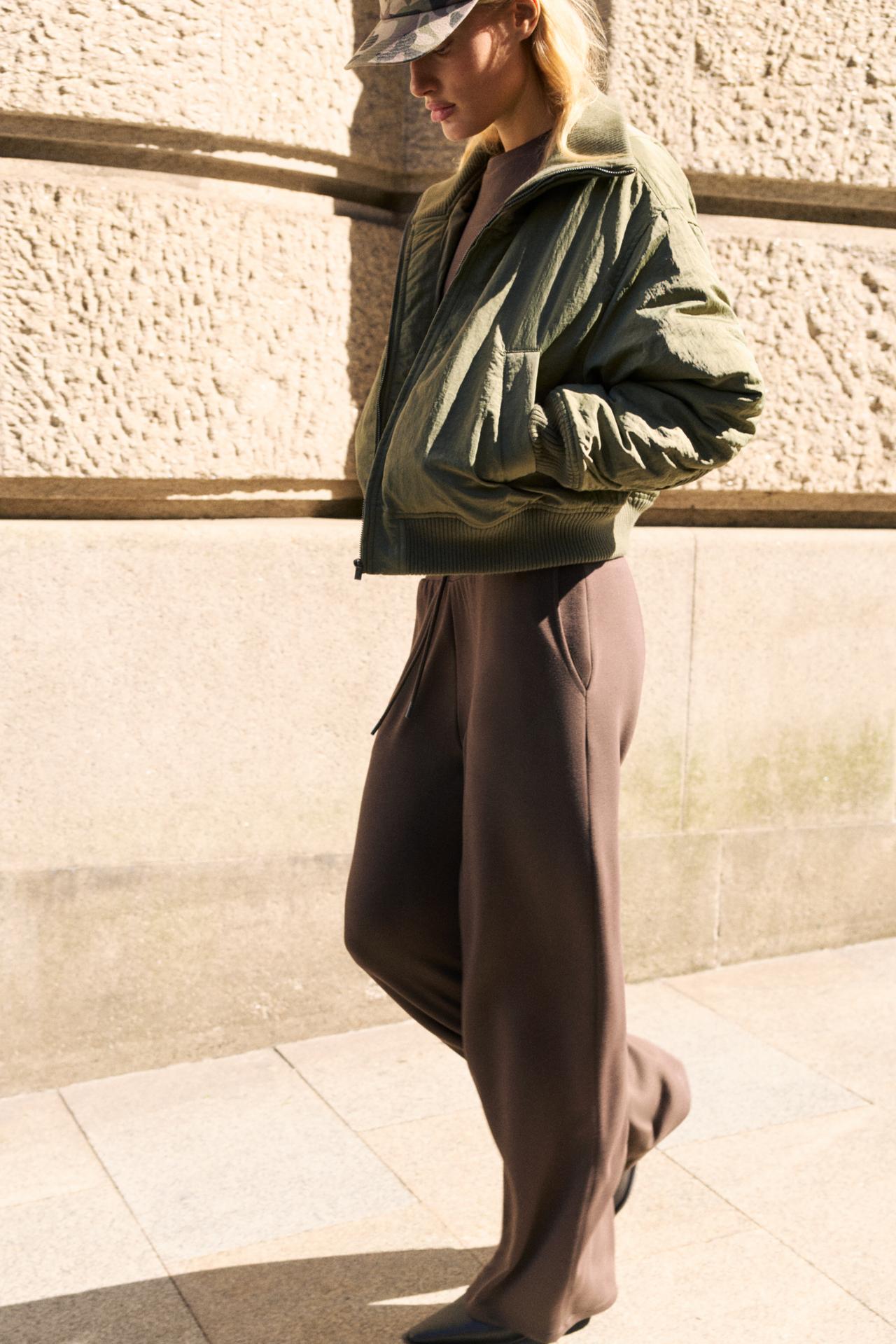 Soft-touch wide-leg trousers — Brown