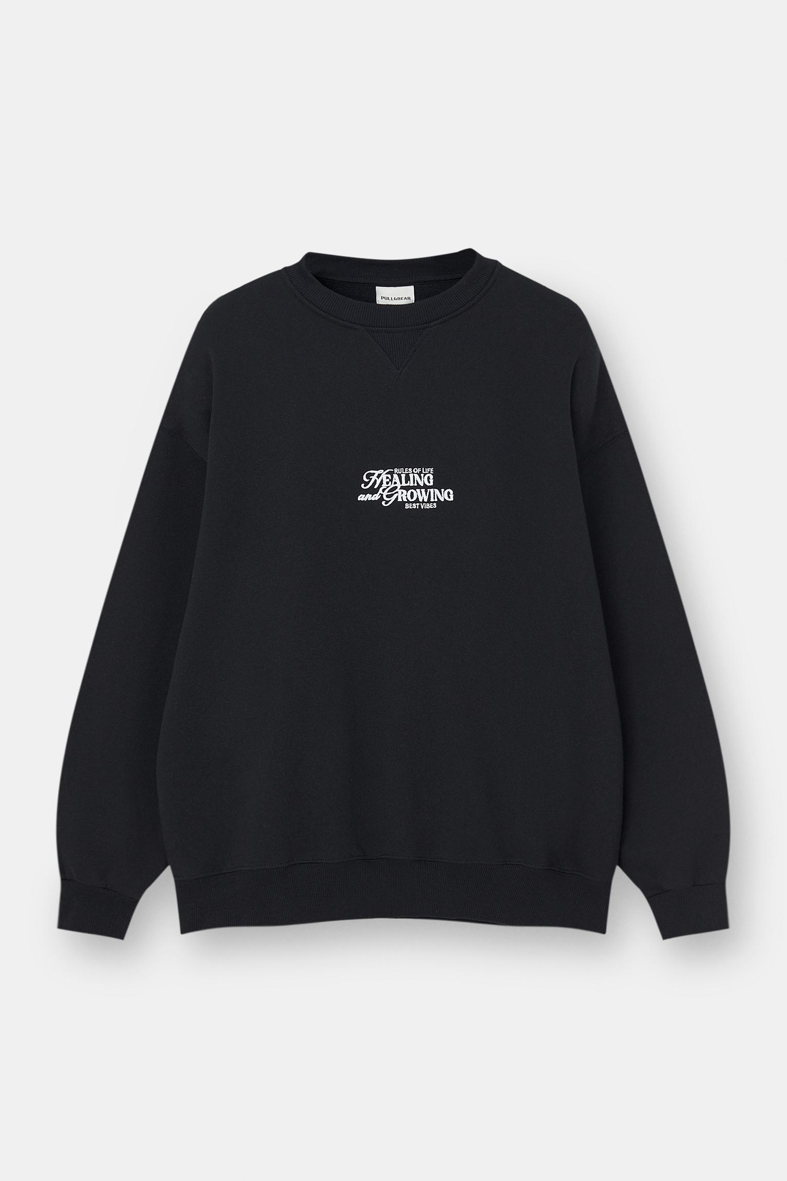 Pull and bear black sweatshirt hotsell