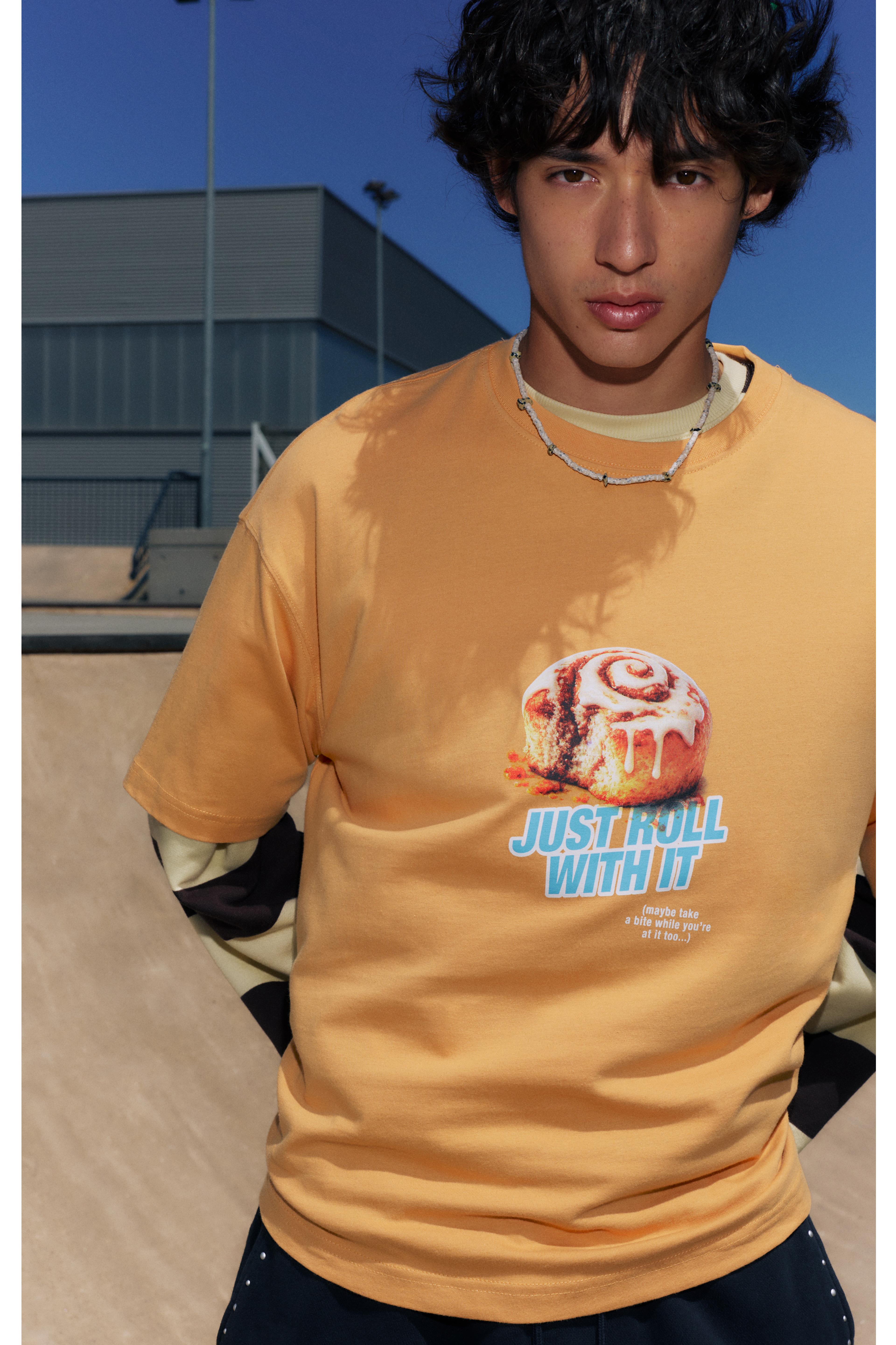 STWD cinnamon roll graphic T-shirt — Orange