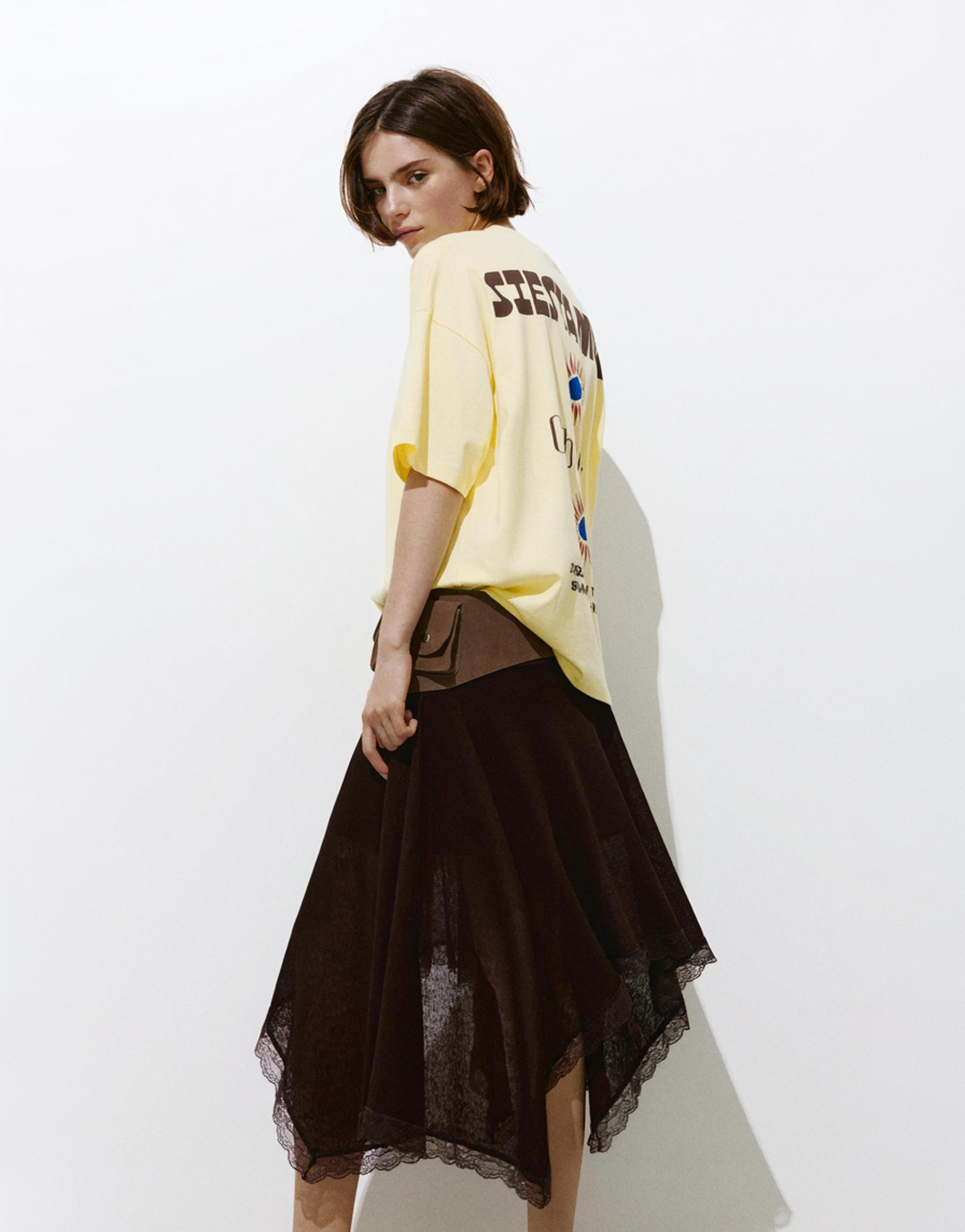 Oversize T-shirt with graphic — Yellow