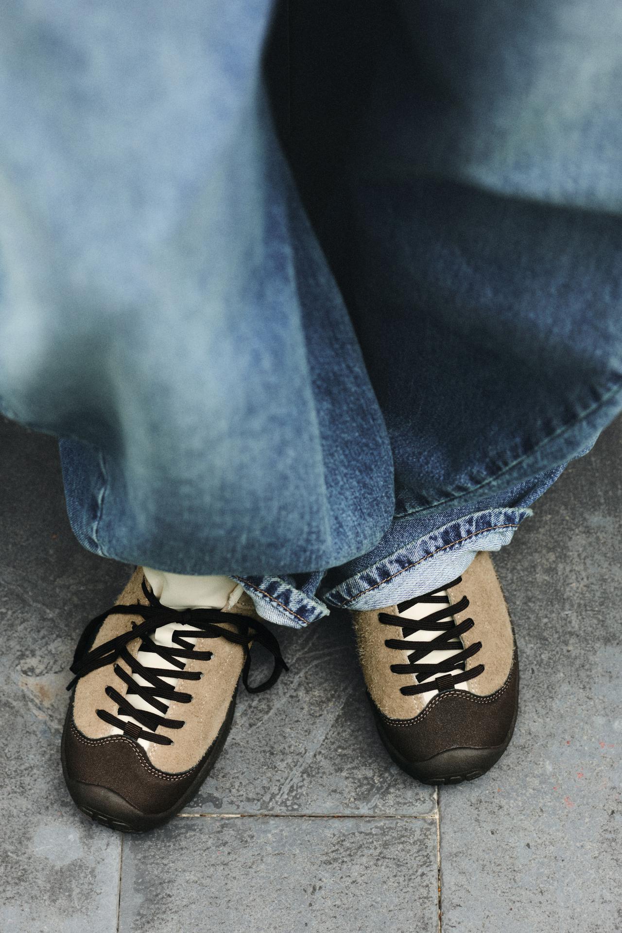 Leather trekking trainers — Sand