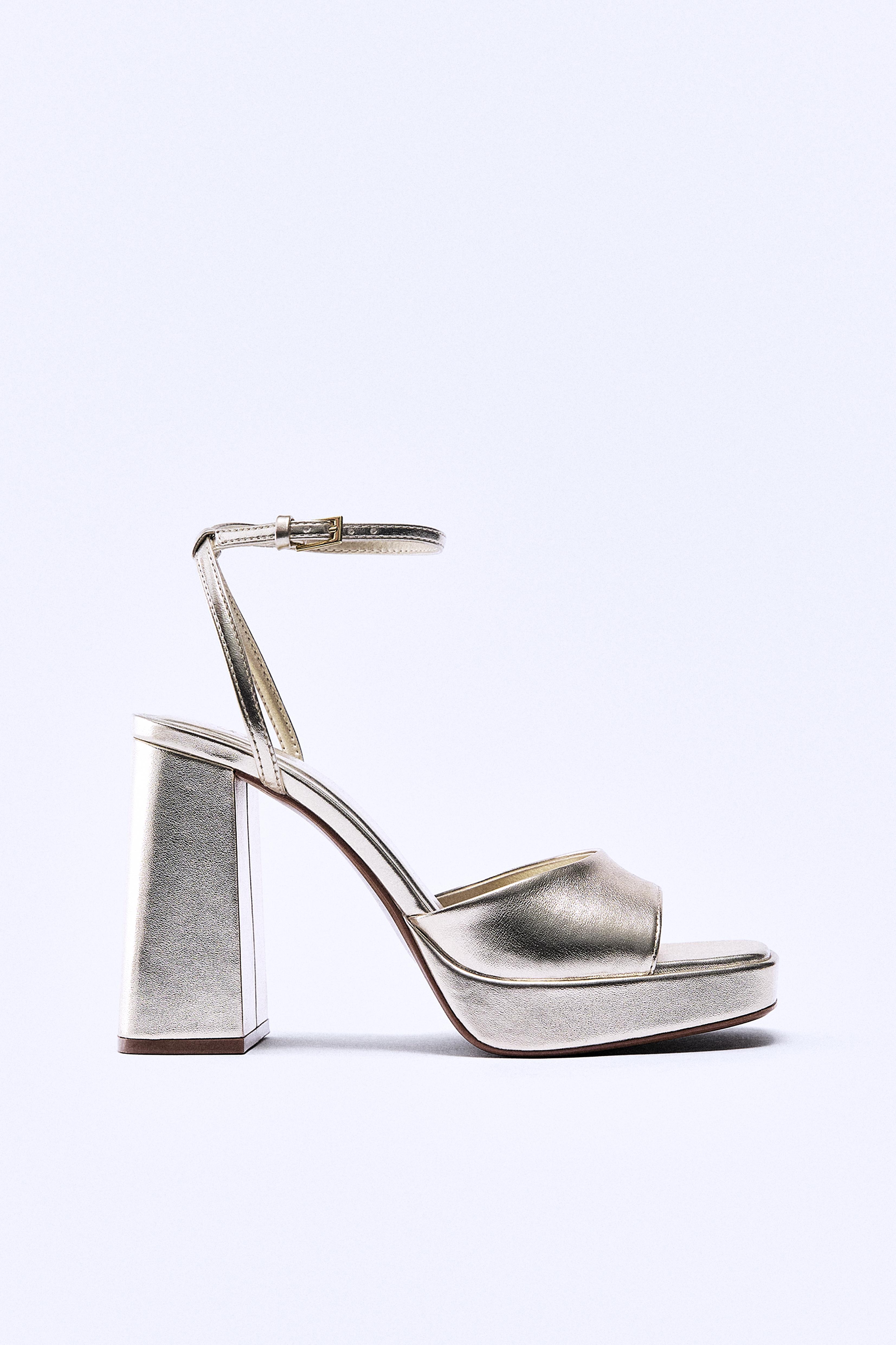 Gold platform heeled sandals — Gold