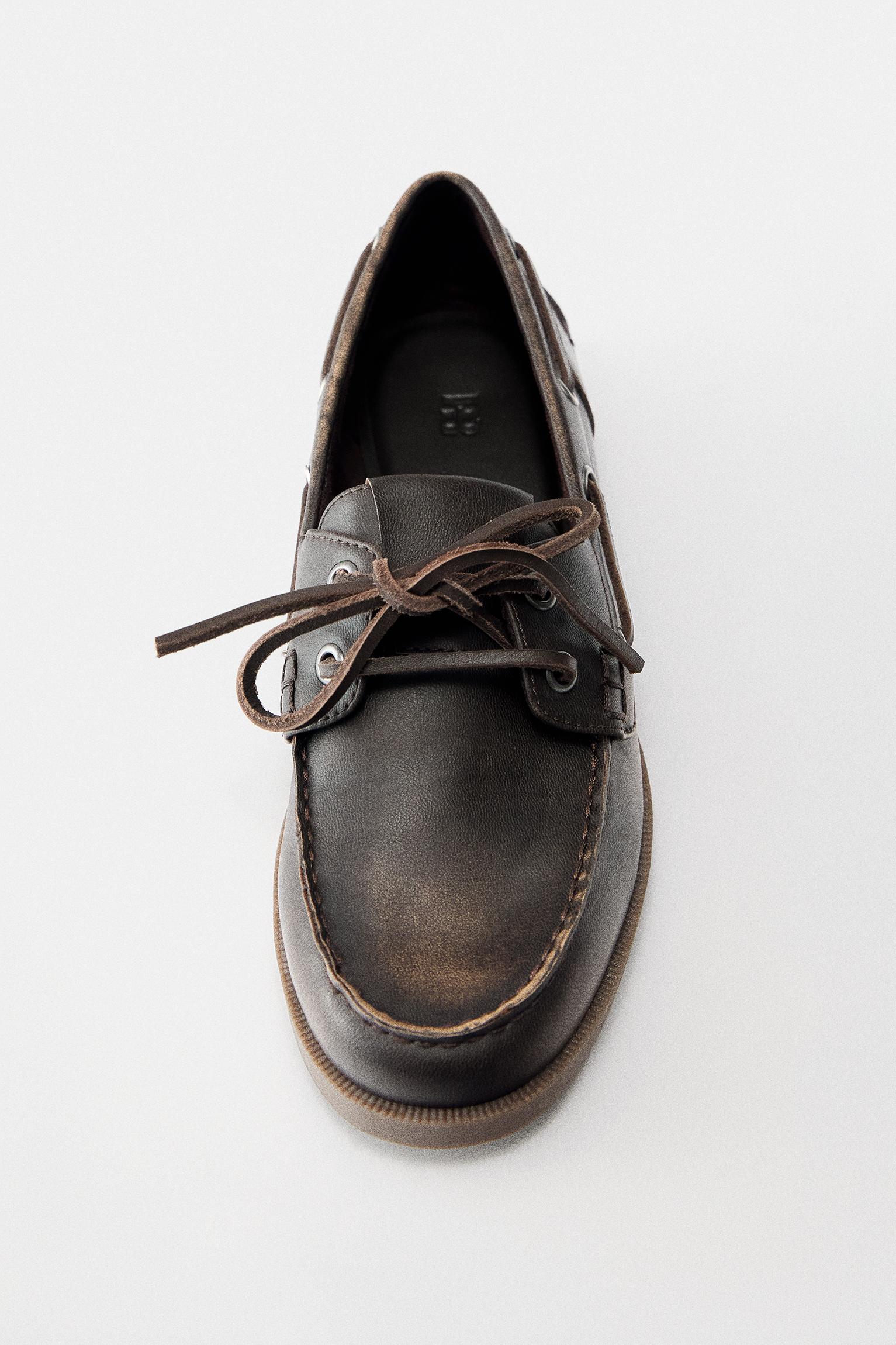 Distressed lace-up shoes — Brown