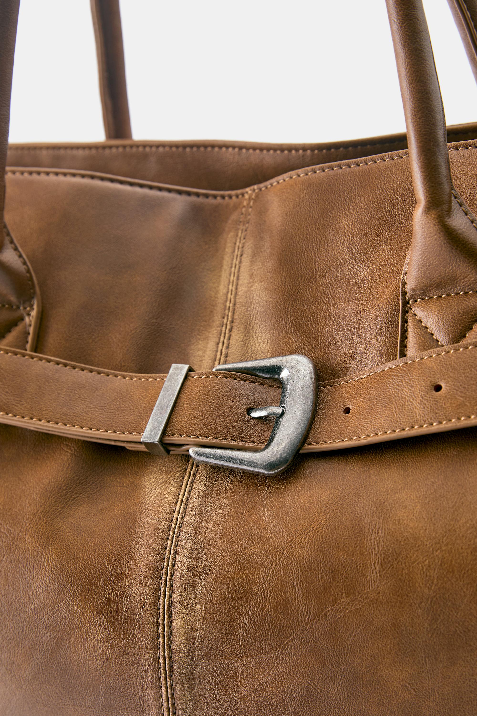 Distressed effect buckle tote bag — Brown