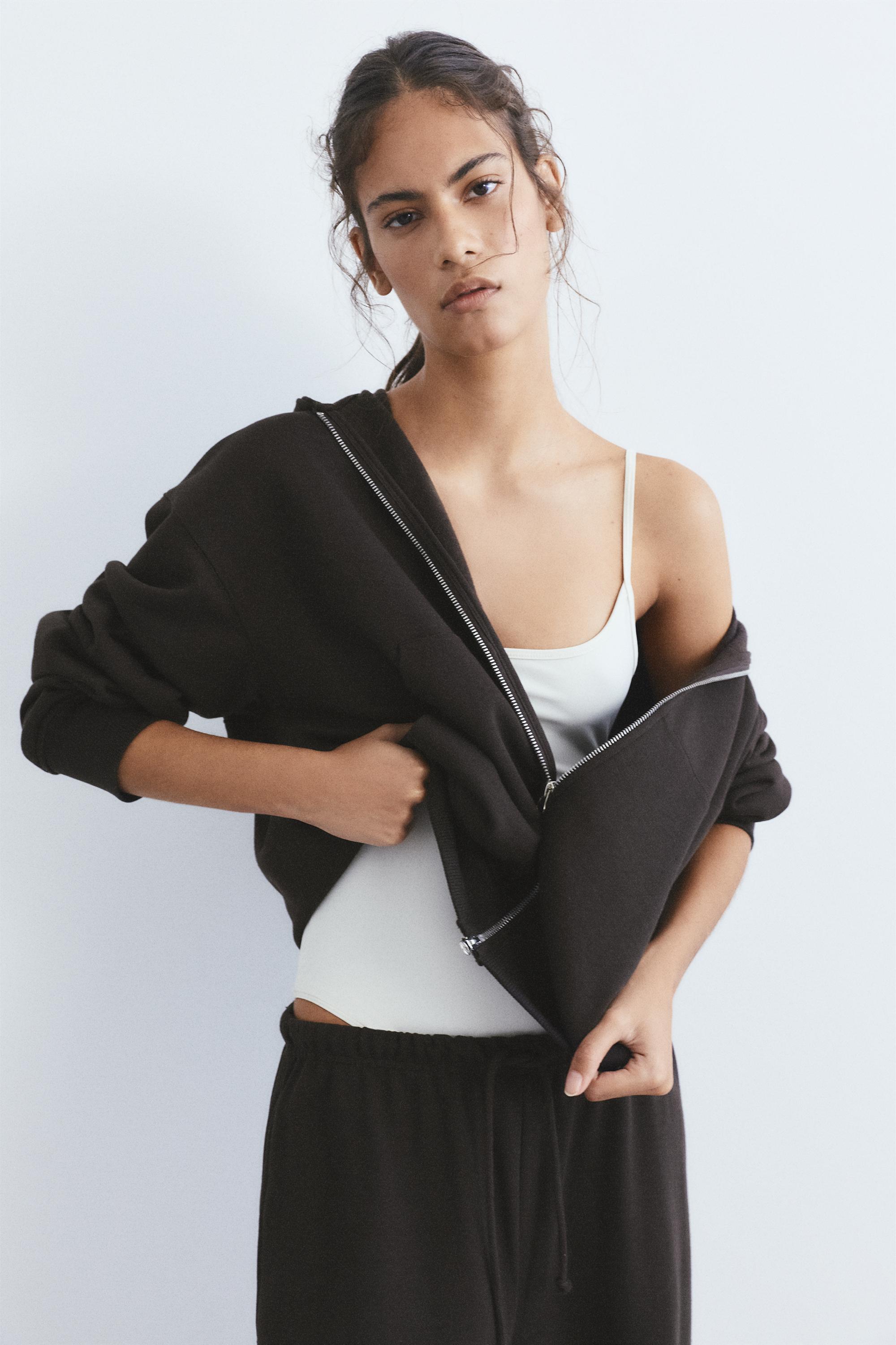 Sweatshirt Com Capuz E Fecho De Correr