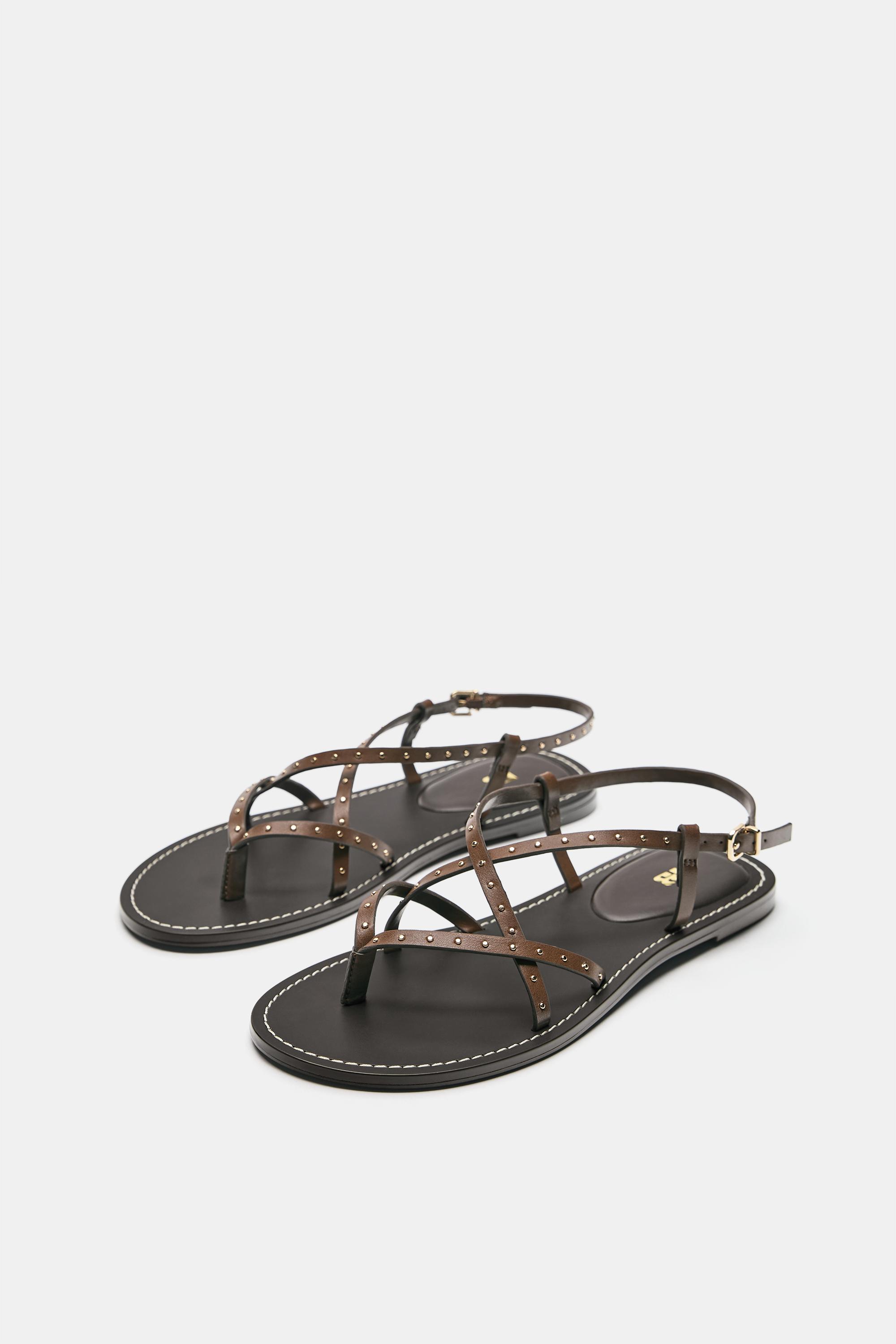 Flat studded sandals — Brown