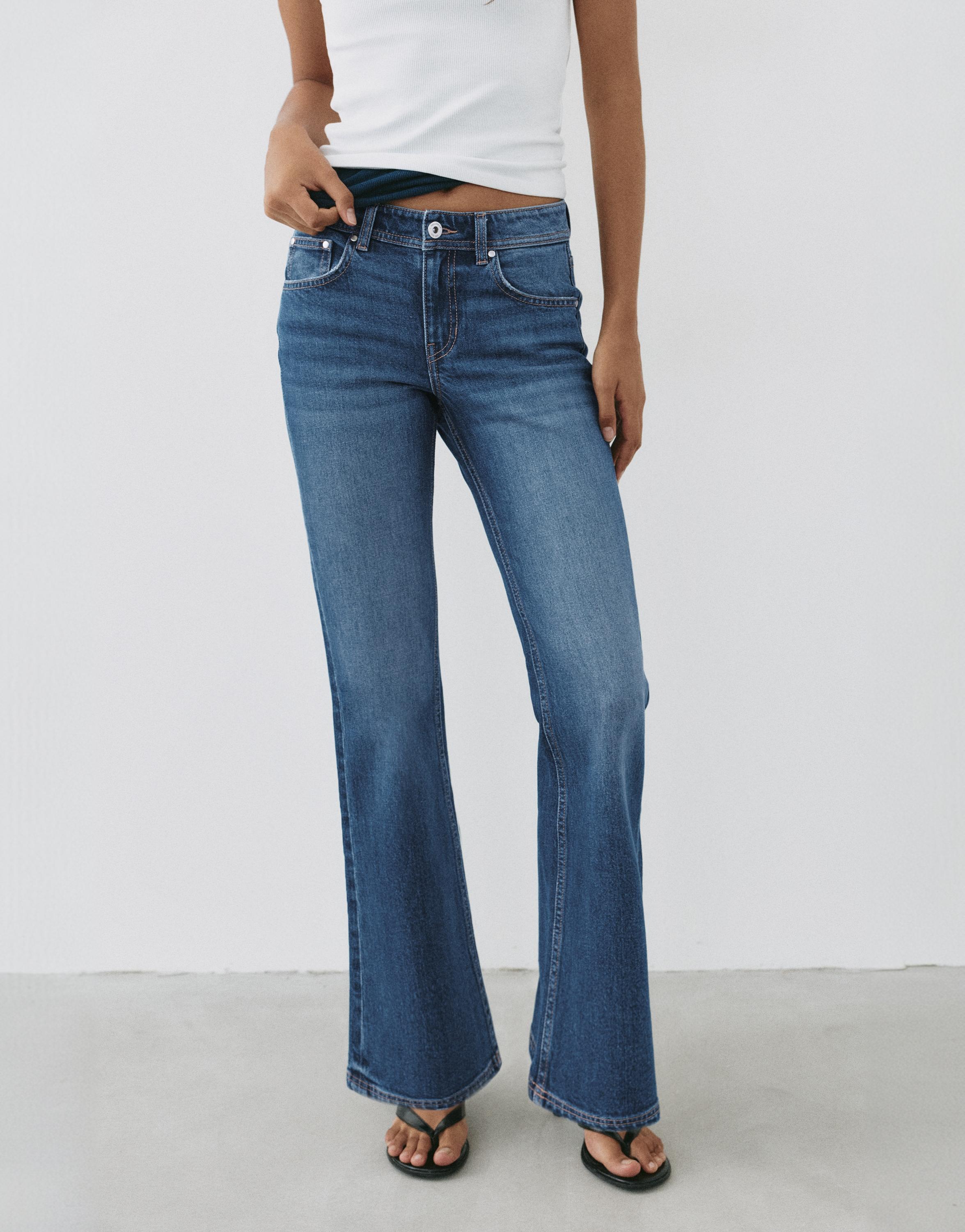 Low-rise boot-cut jeans — Medium blue