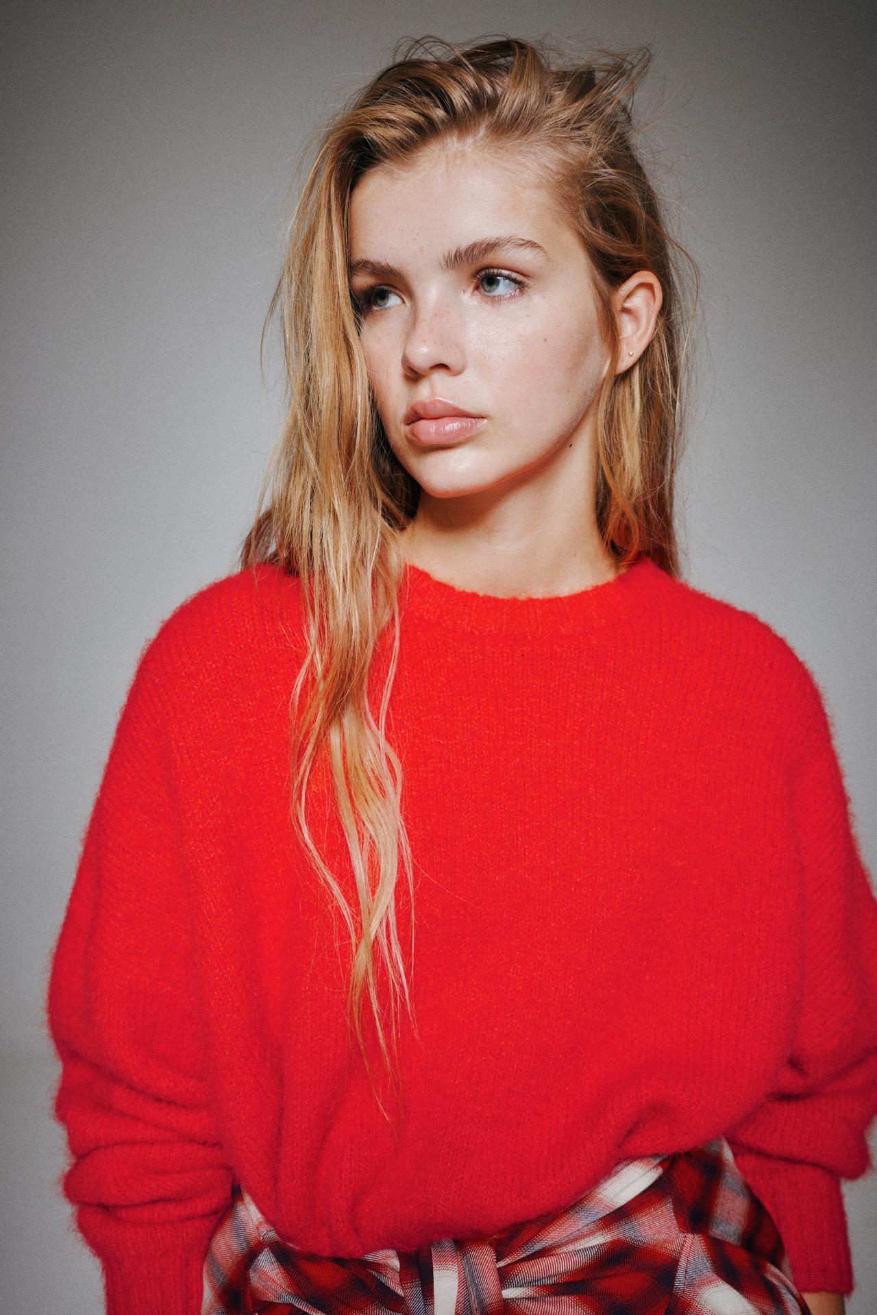 Basic knit jumper — Red