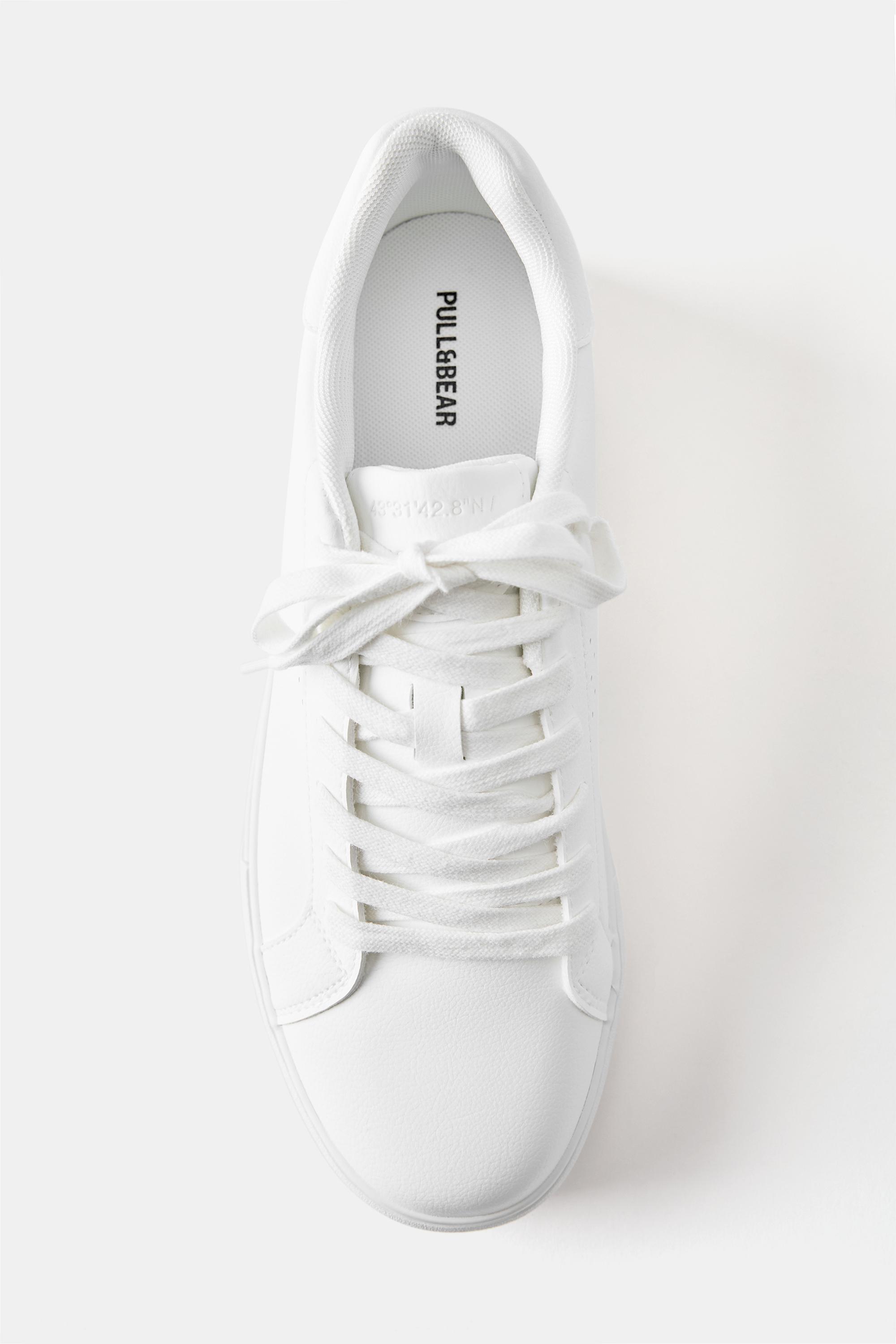 Casual trainers — White
