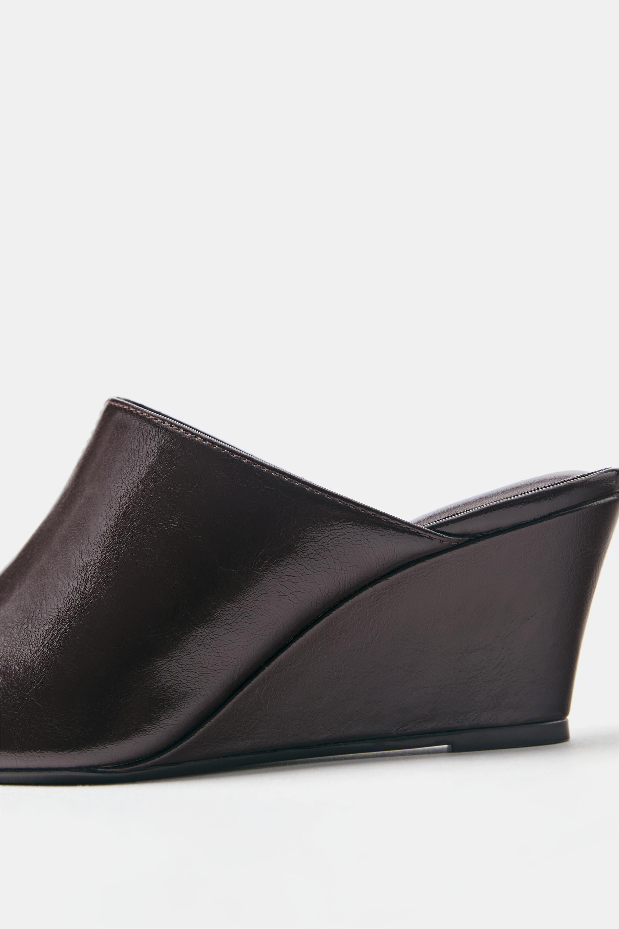 Wedge heel mule shoes — Brown