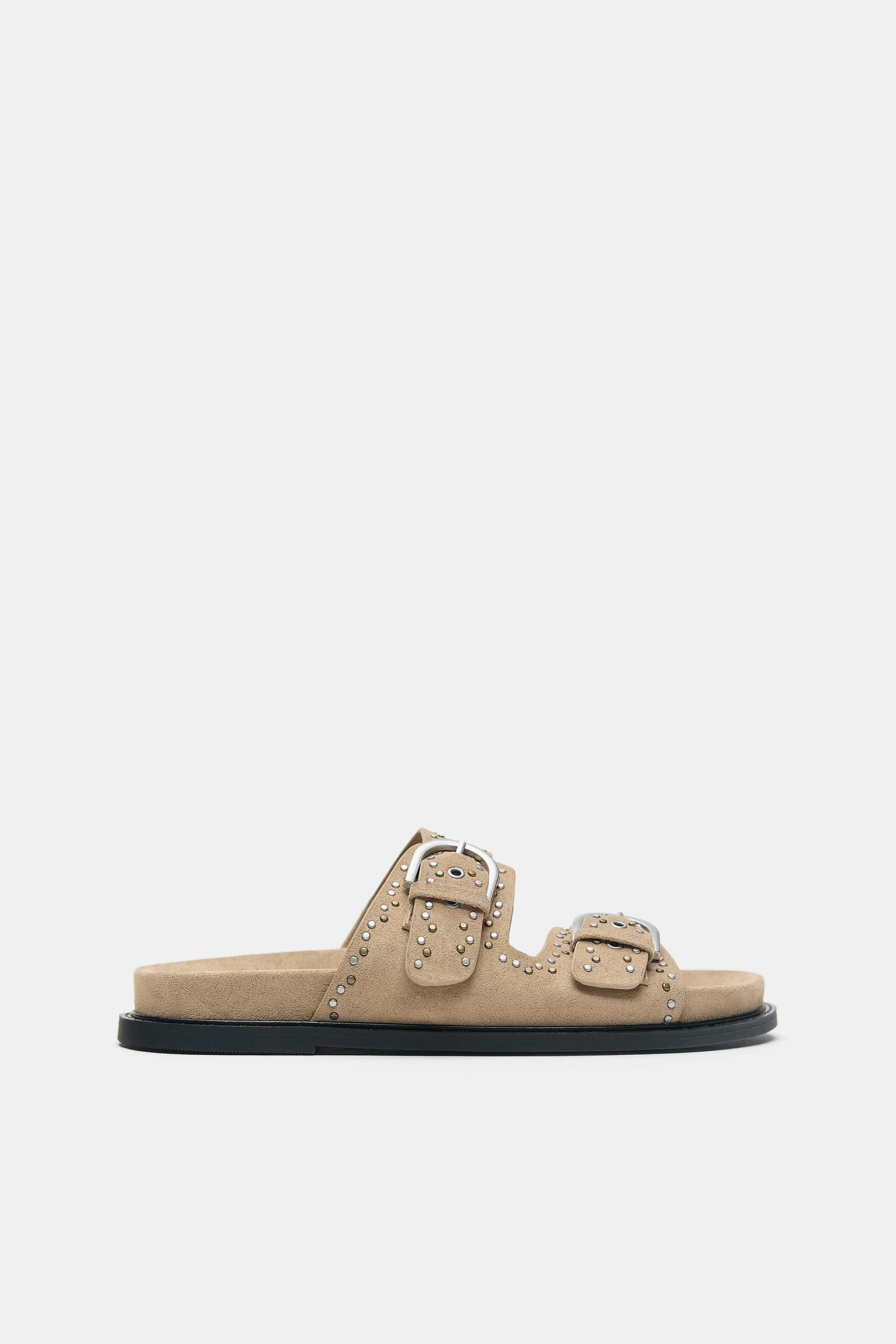 Flat buckle sandals with studs — Sand