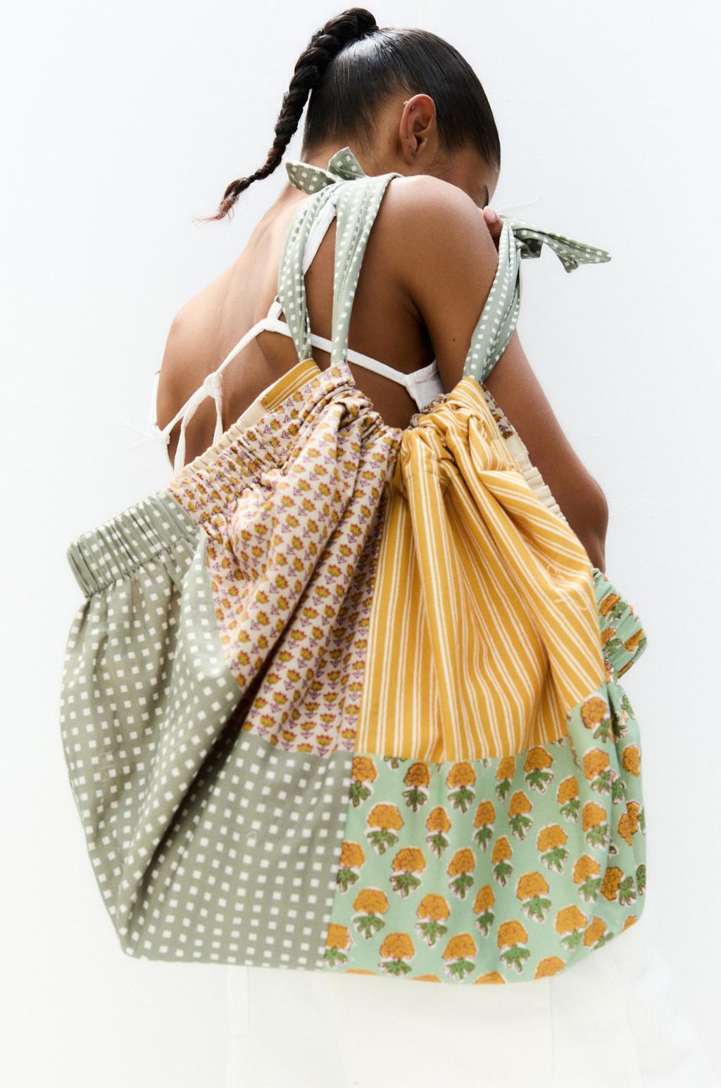 Maxi bolsa shopper estampada PULL&BEAR