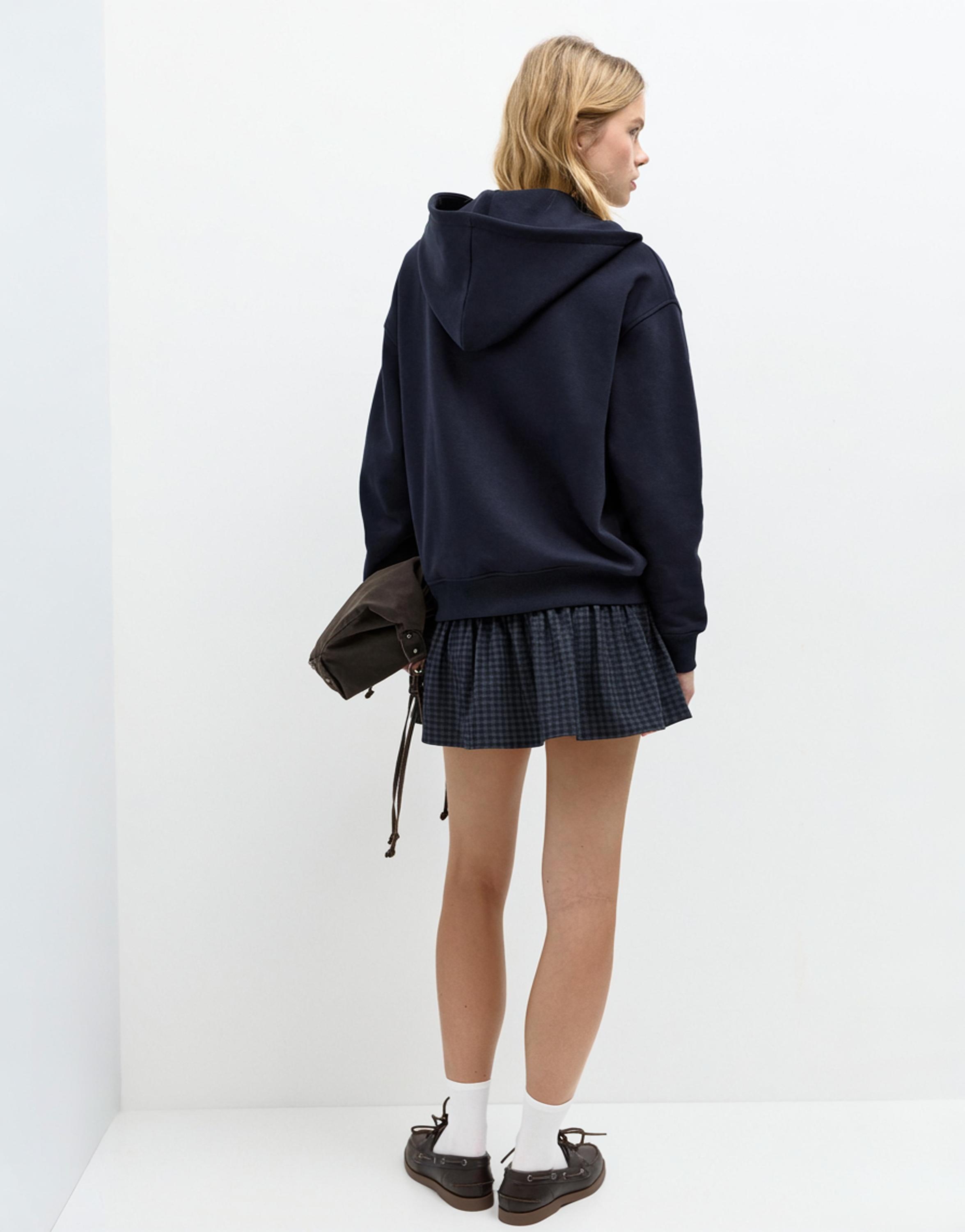 Grafik fermuarlı kapüşonlu sweatshirt - Görsel 9