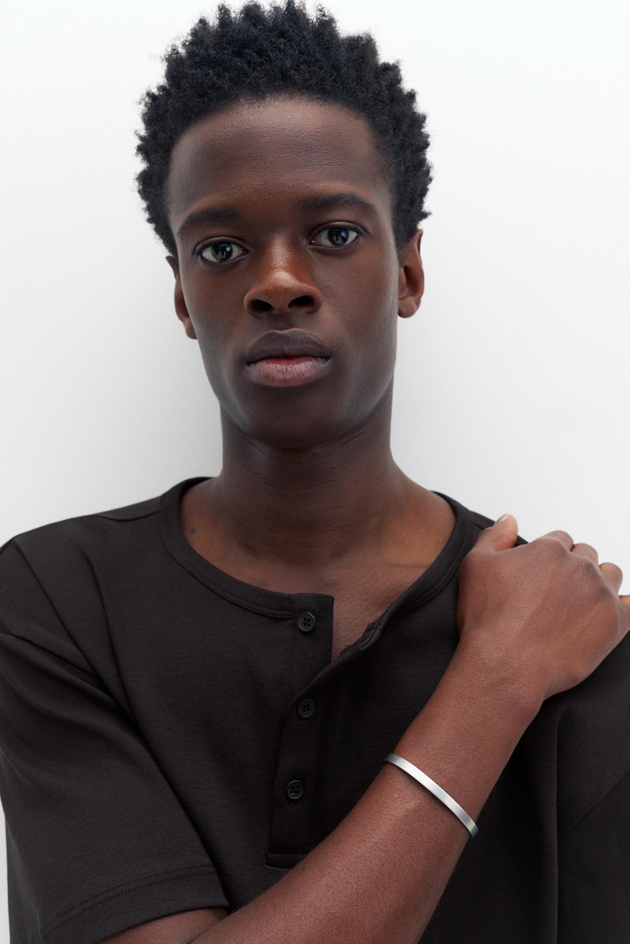 Basic Henley T-shirt — Black