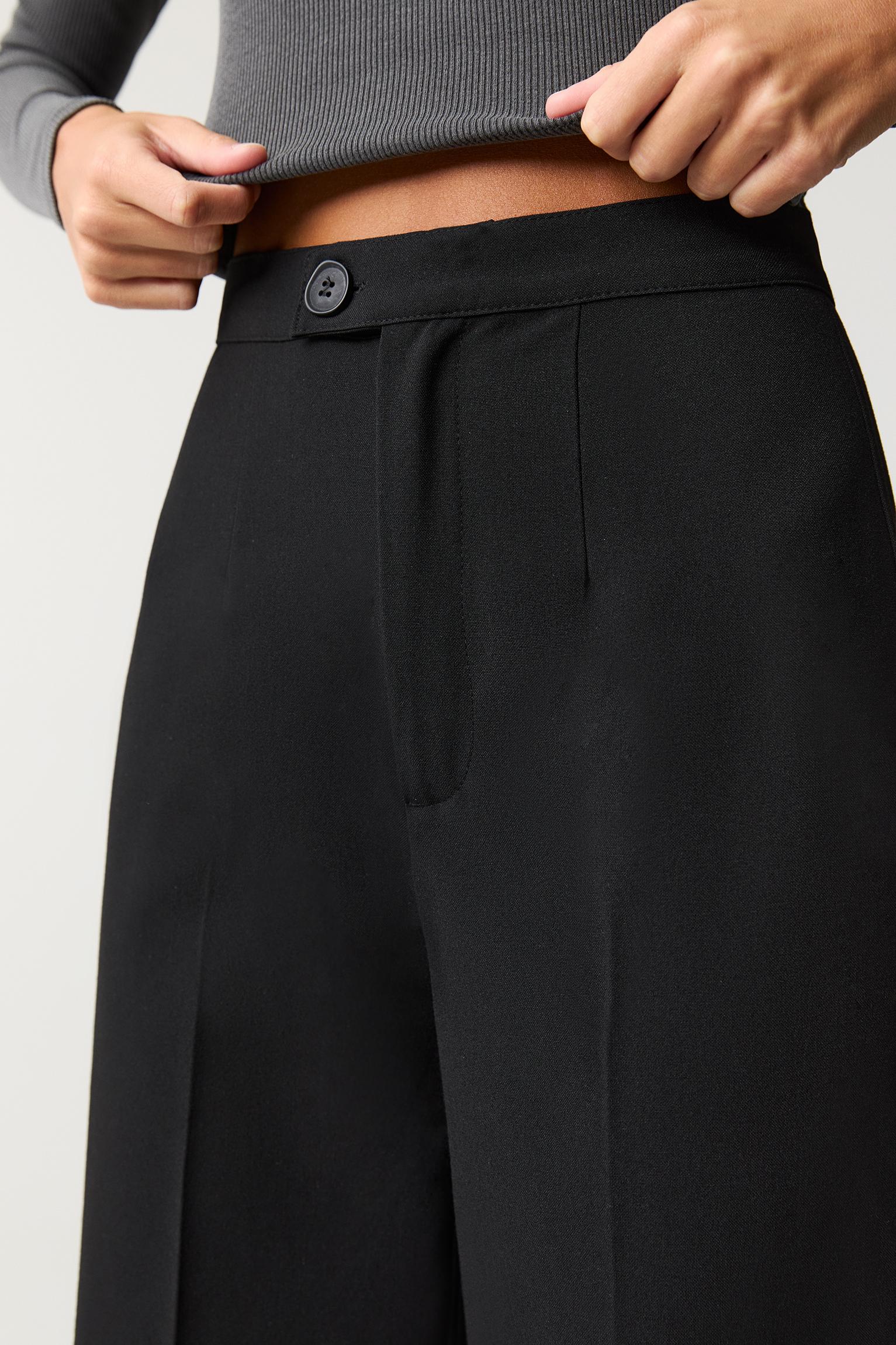 Straight-leg darted trousers — Black