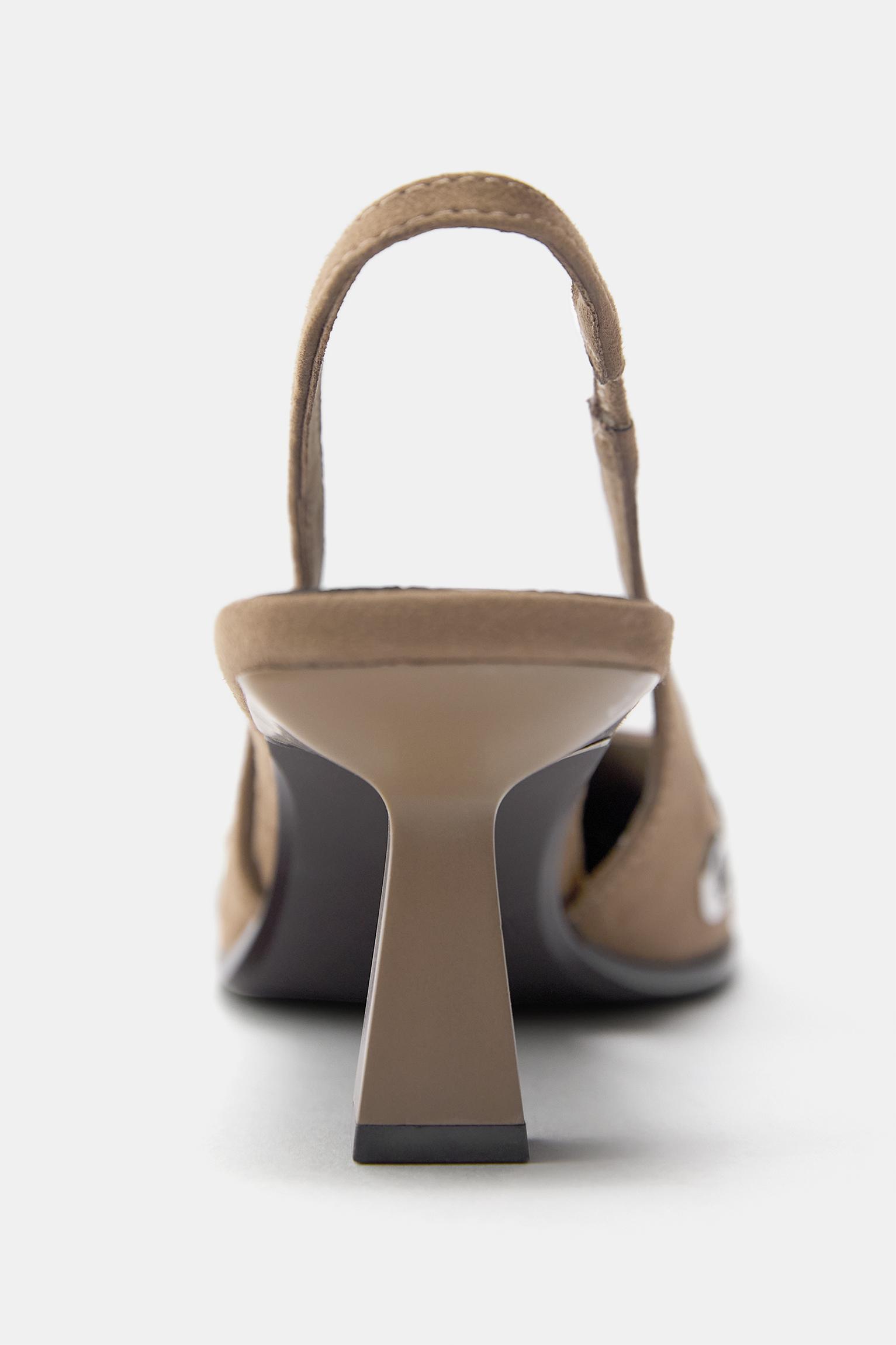 Studded high-heel shoes — Brown