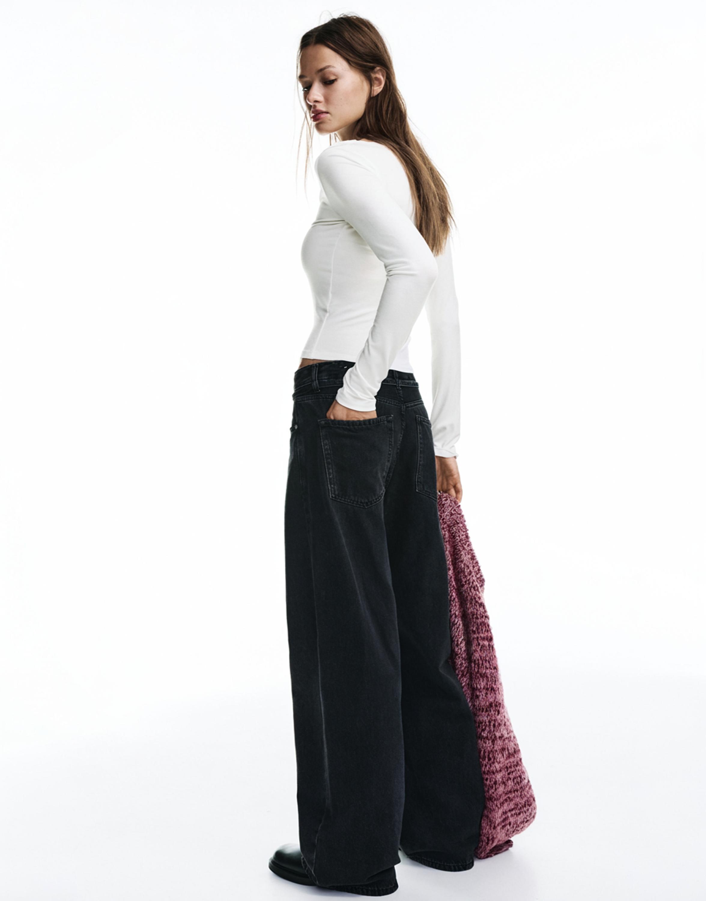 Lace trim neckline T-shirt — Off white