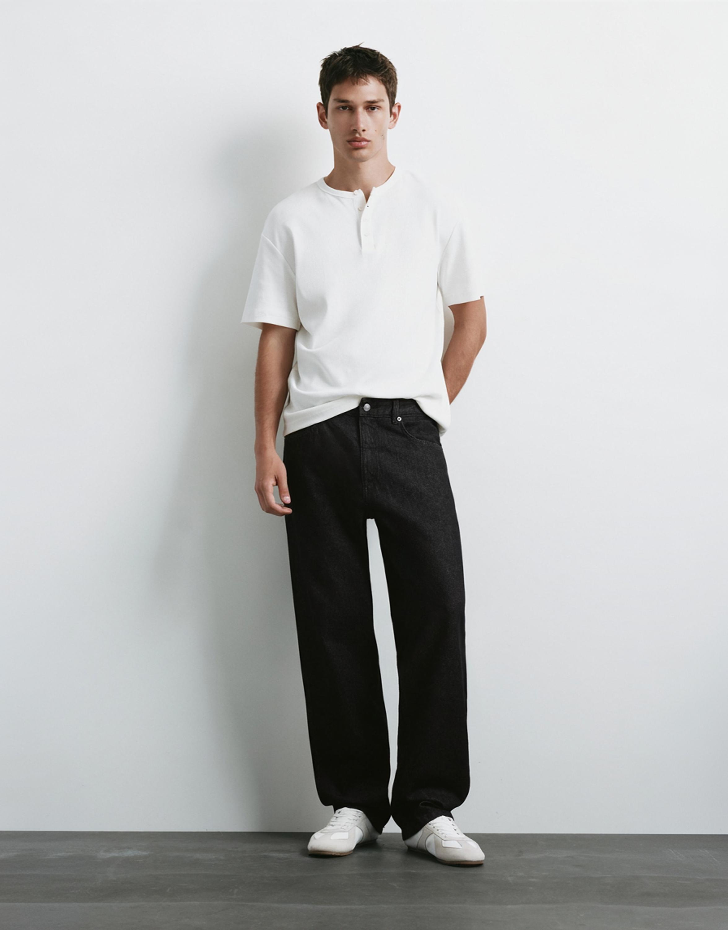 Straight-leg jeans — Black