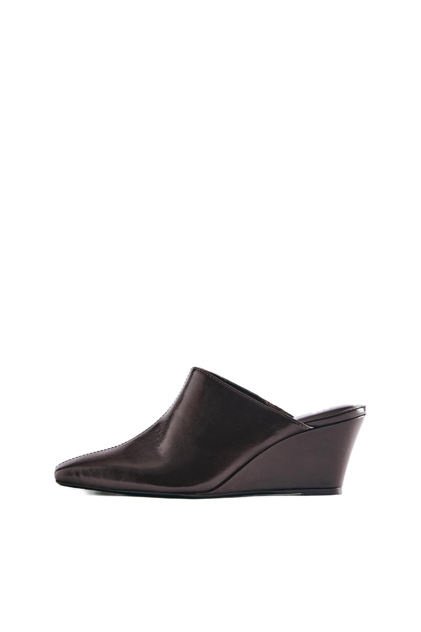 Wedge heel mule shoes — Brown