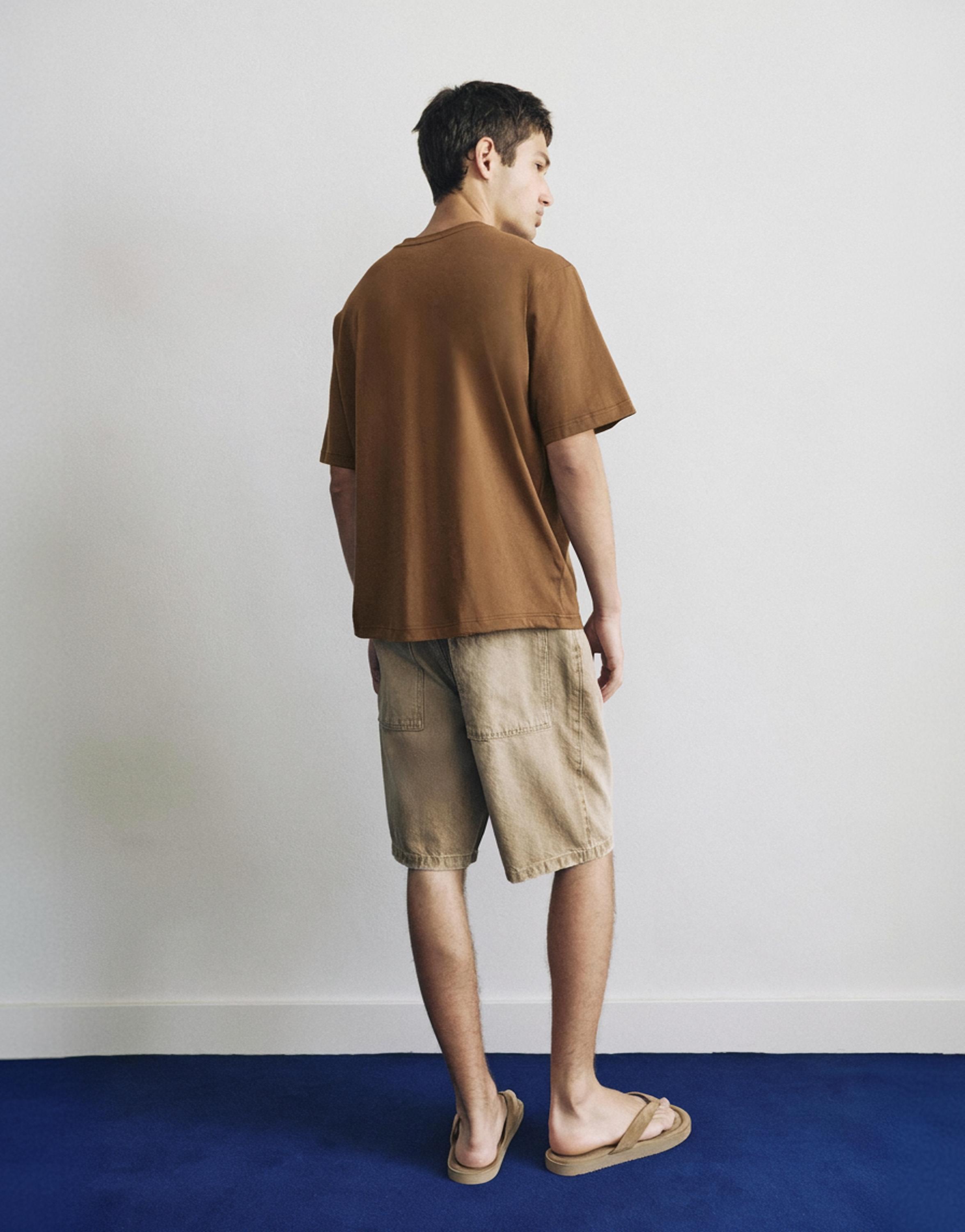 Boxy-fit graphic pocket T-shirt — Brown