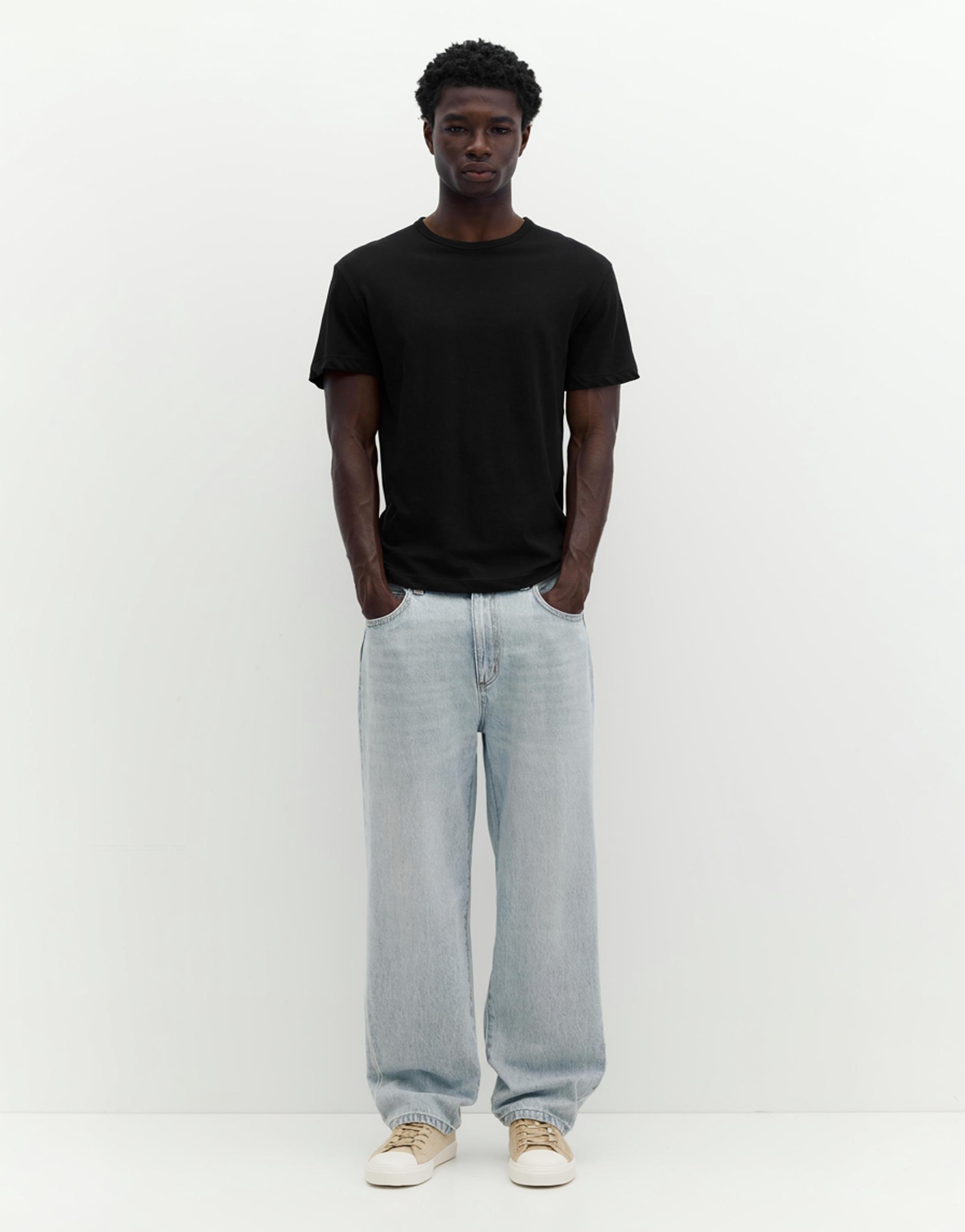 Slim fit basic T-shirt — Black