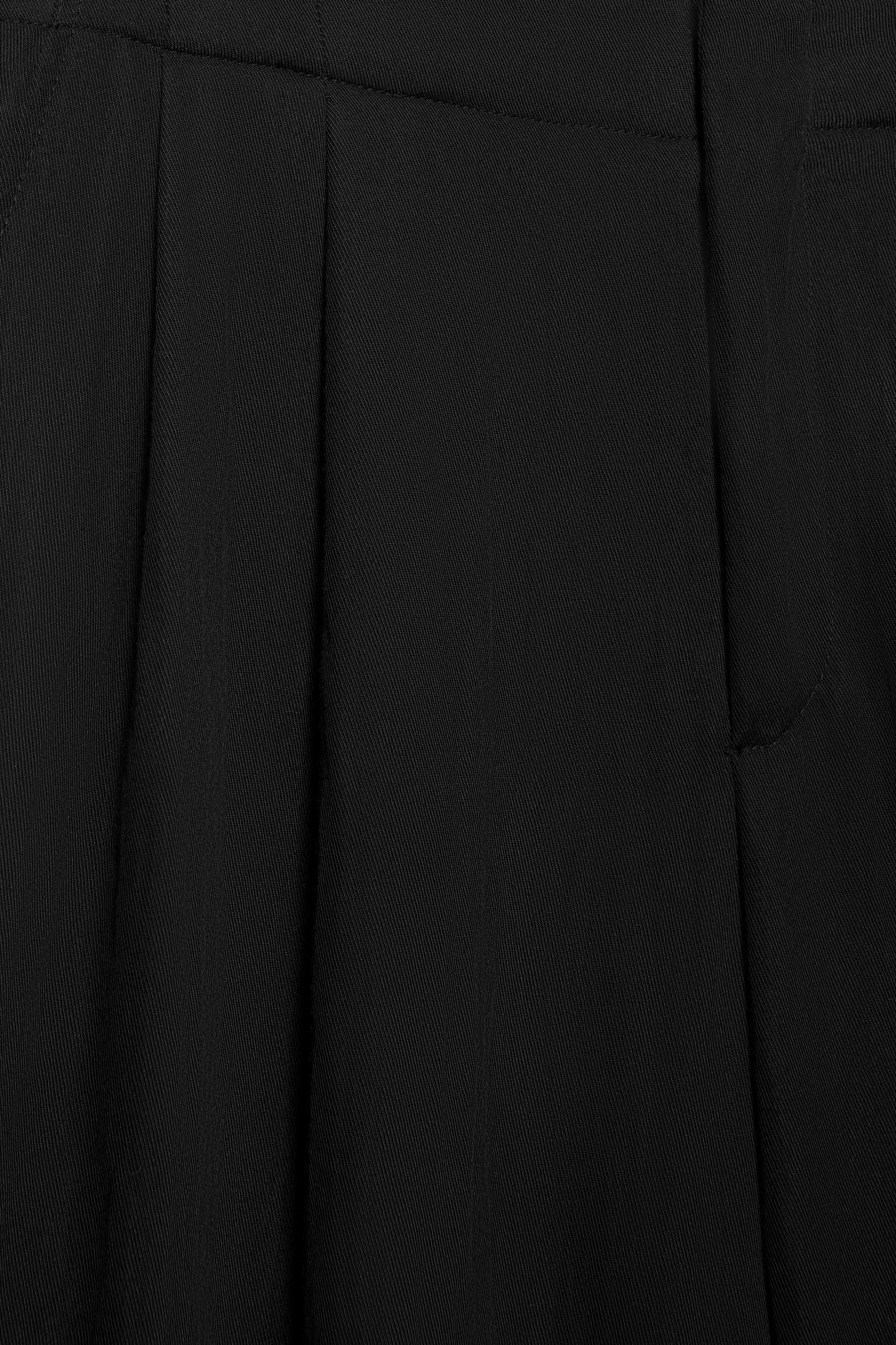 Düğmeli ve fermuarlı, kemer tokalı, önü pensli, elastik belli, tailored fit pantolon. - Görsel 2