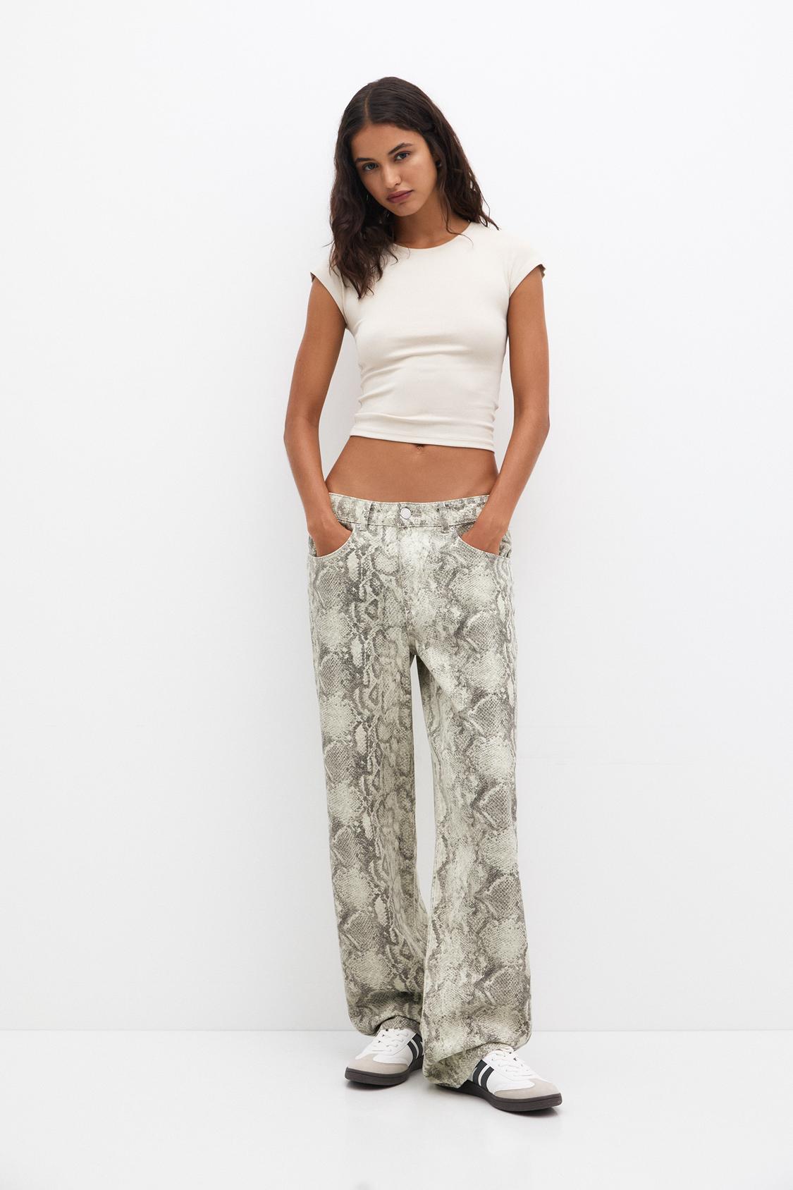 Gerade geschnittene Hose mit Animalprint - PULL&BEAR 