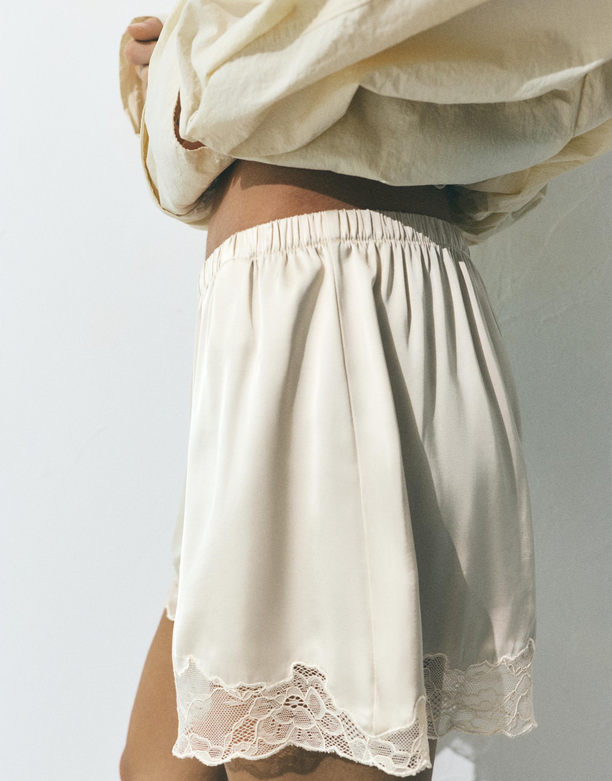 Satin lace cami shorts — Ecru