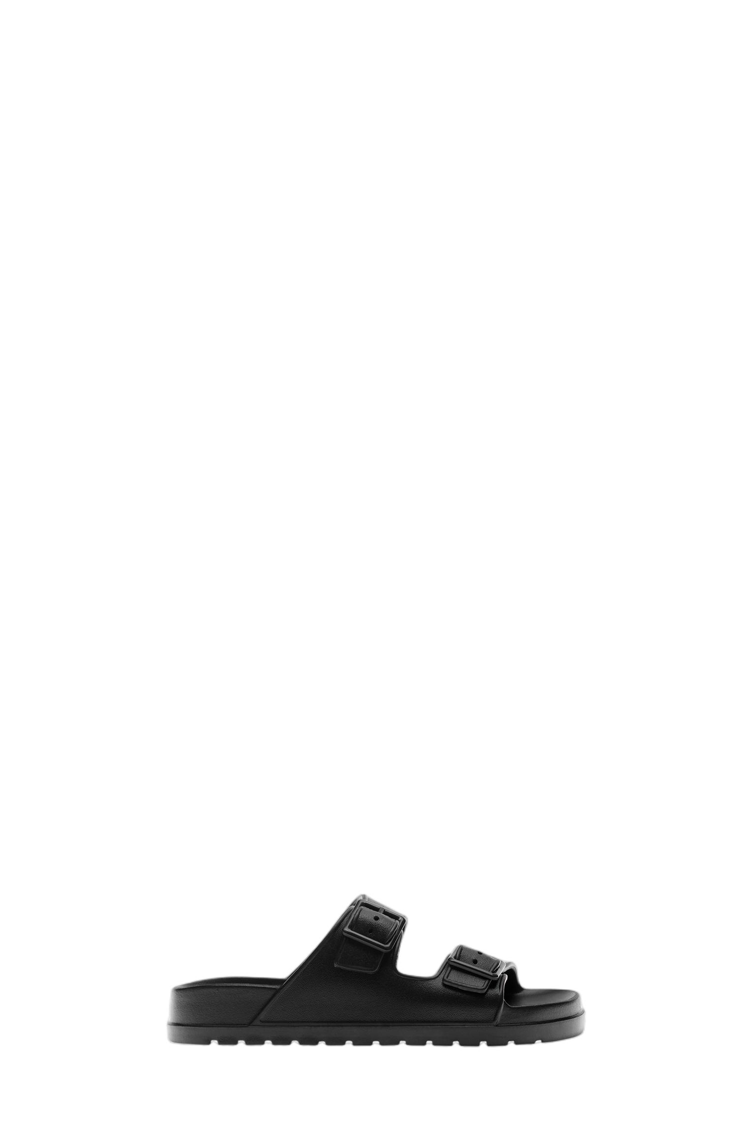 Buckled flat sandals — Black