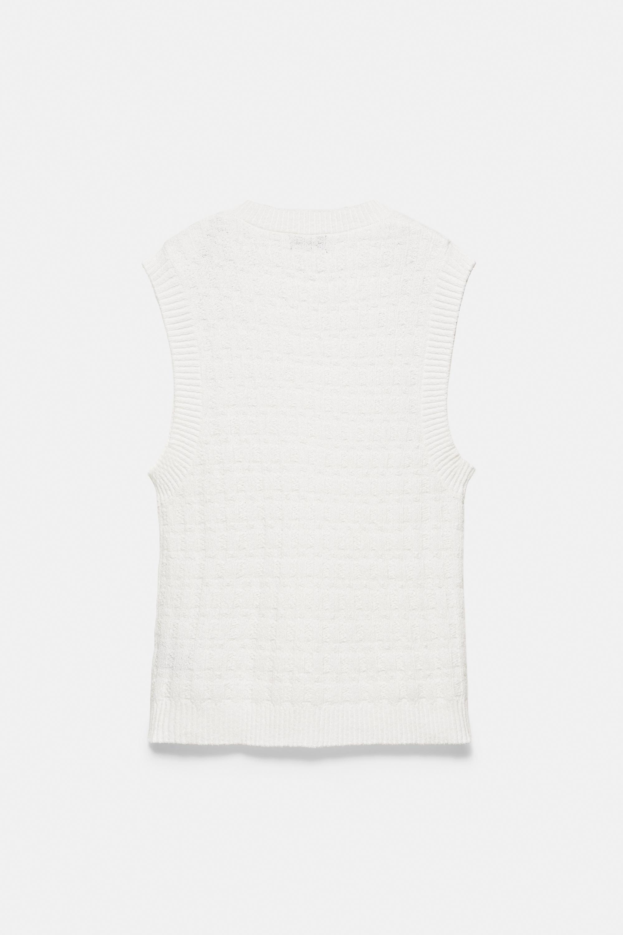 Bouclé vest — Bright white