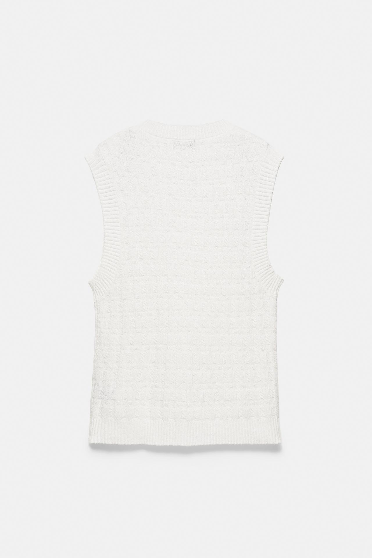 Bouclé vest — Bright white