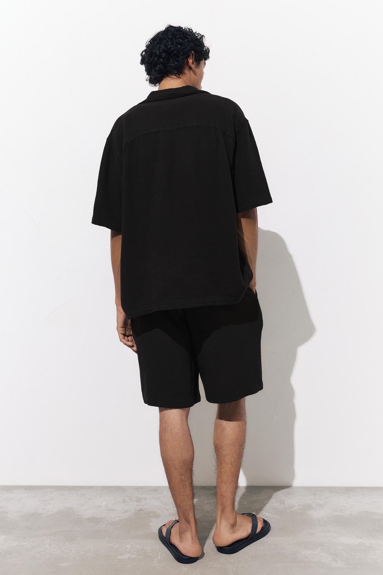Short sleeve crepe shirt — Black