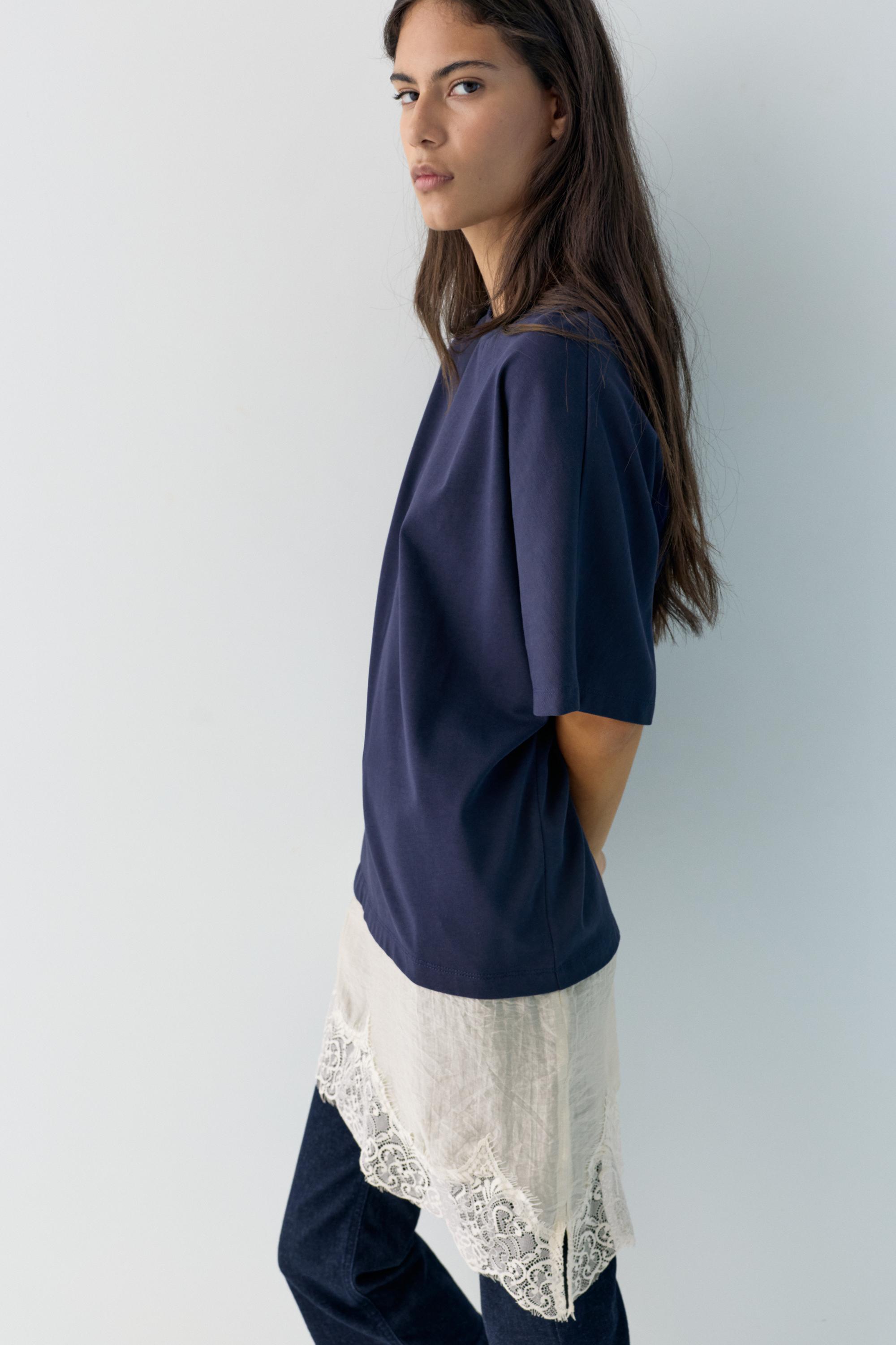Contrast T-shirt with lace hem — Navy