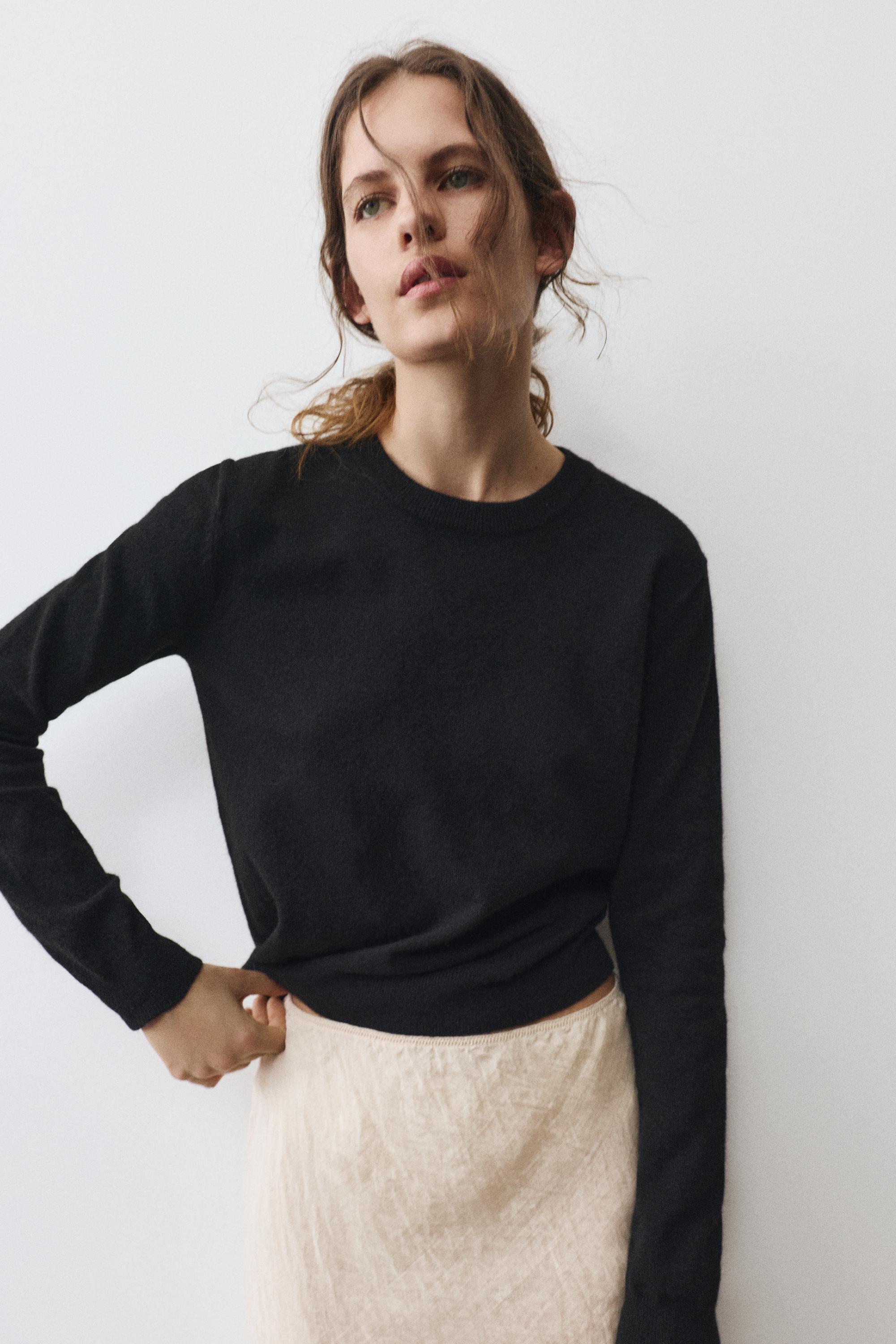 Soft knit jumper — Black