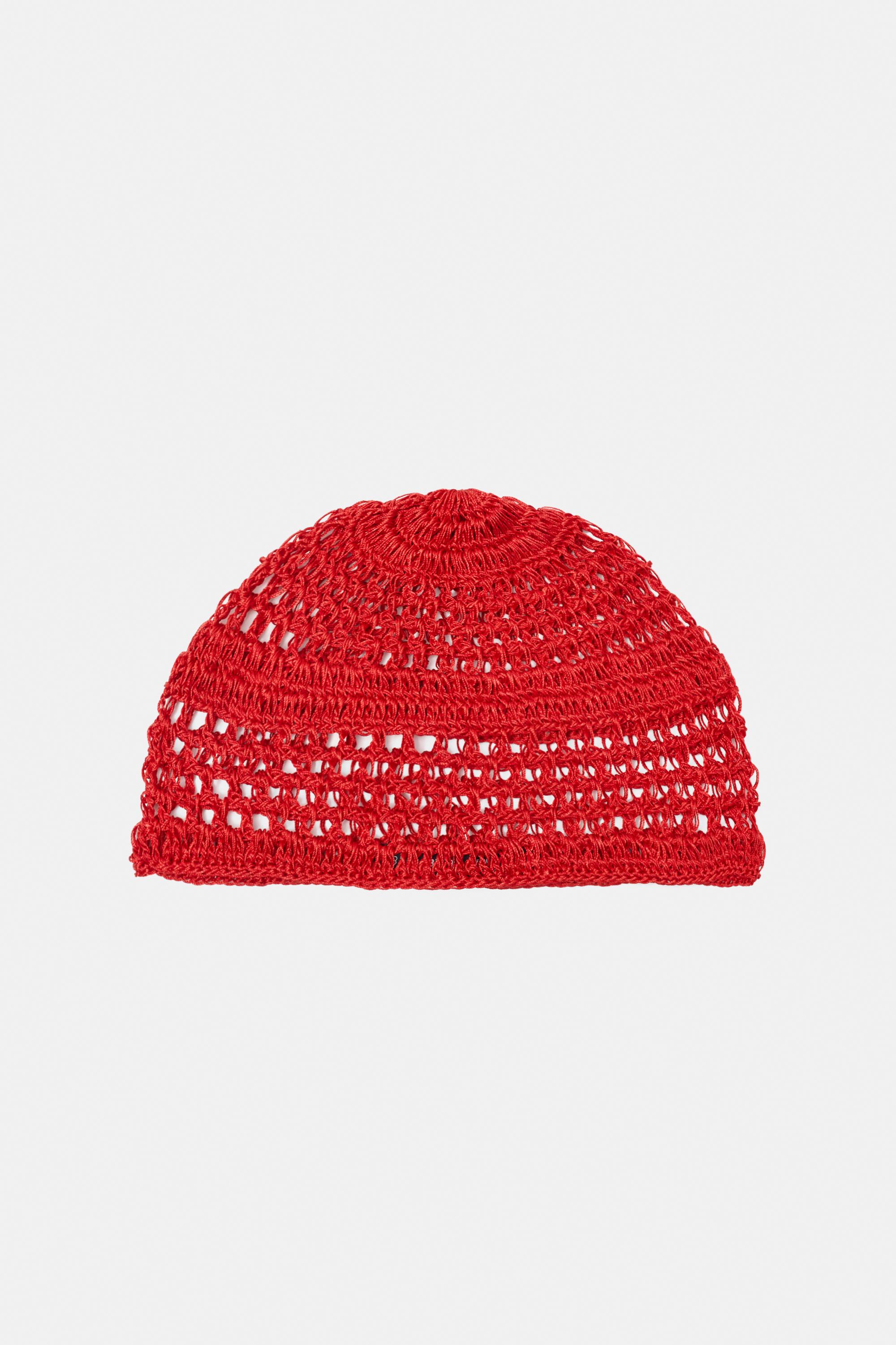 Crochet pillbox hat — Red