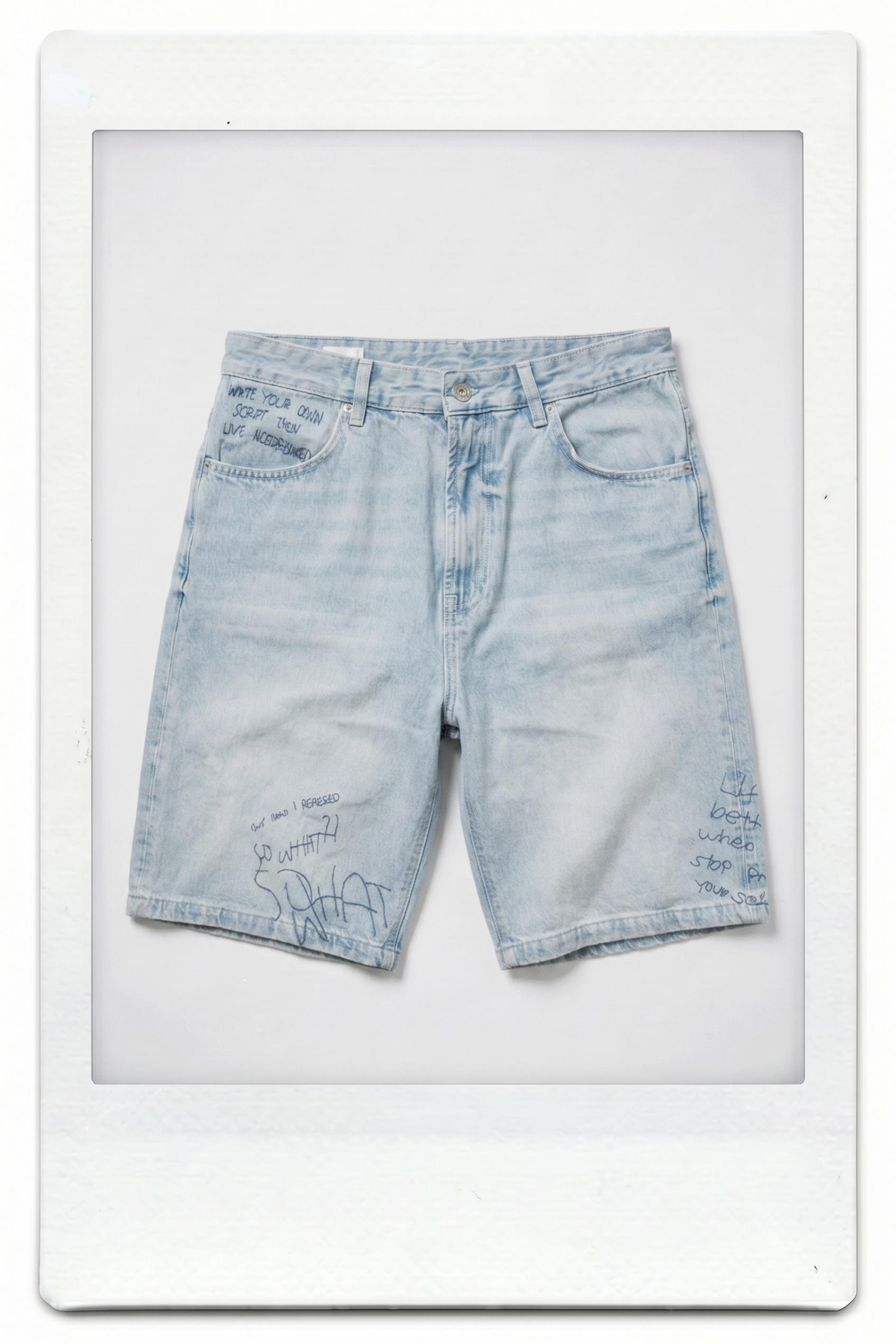 Embroidered baggy denim Bermuda shorts — Pale indigo
