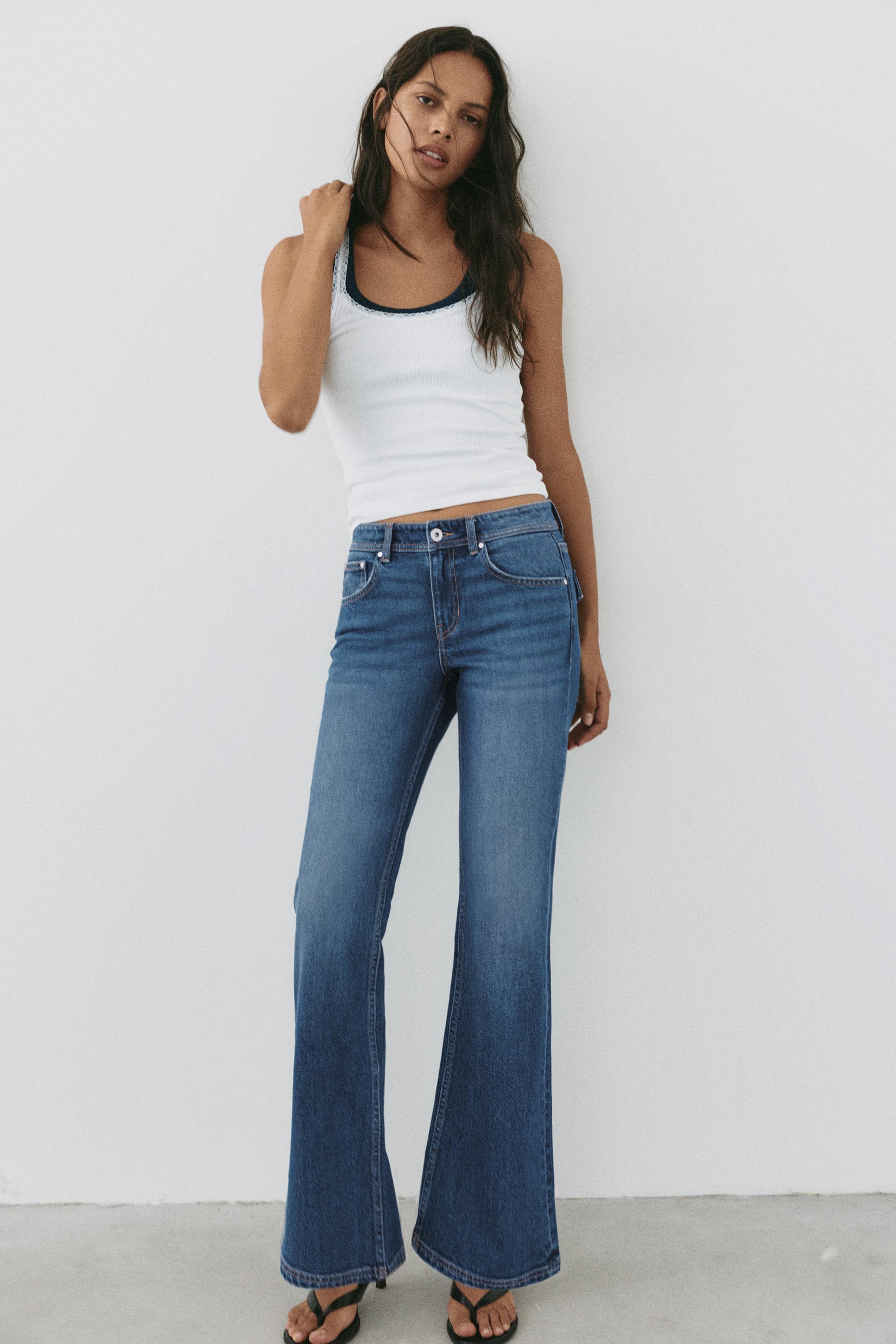 Low-rise boot-cut jeans — Medium blue