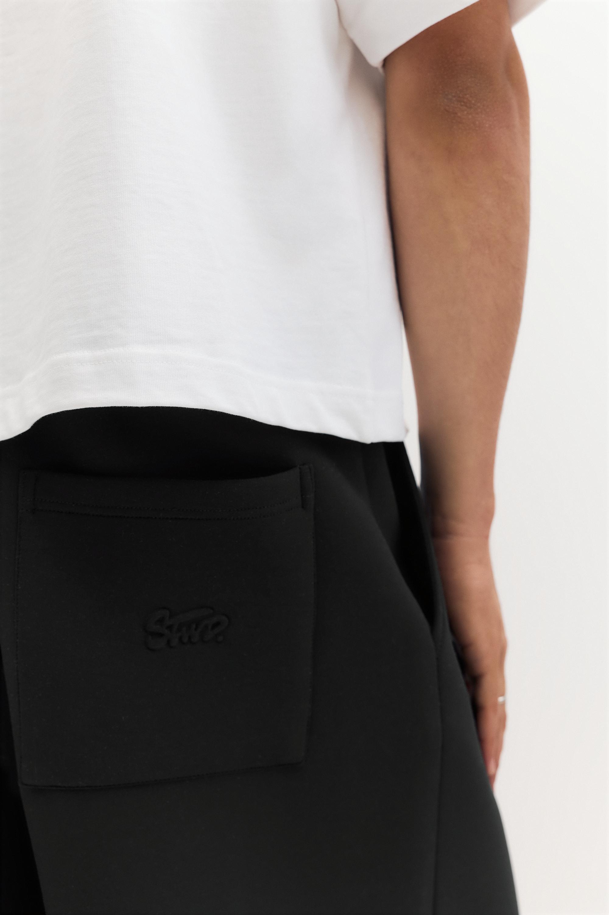 Neoprene-effect jogger Bermuda shorts — Black