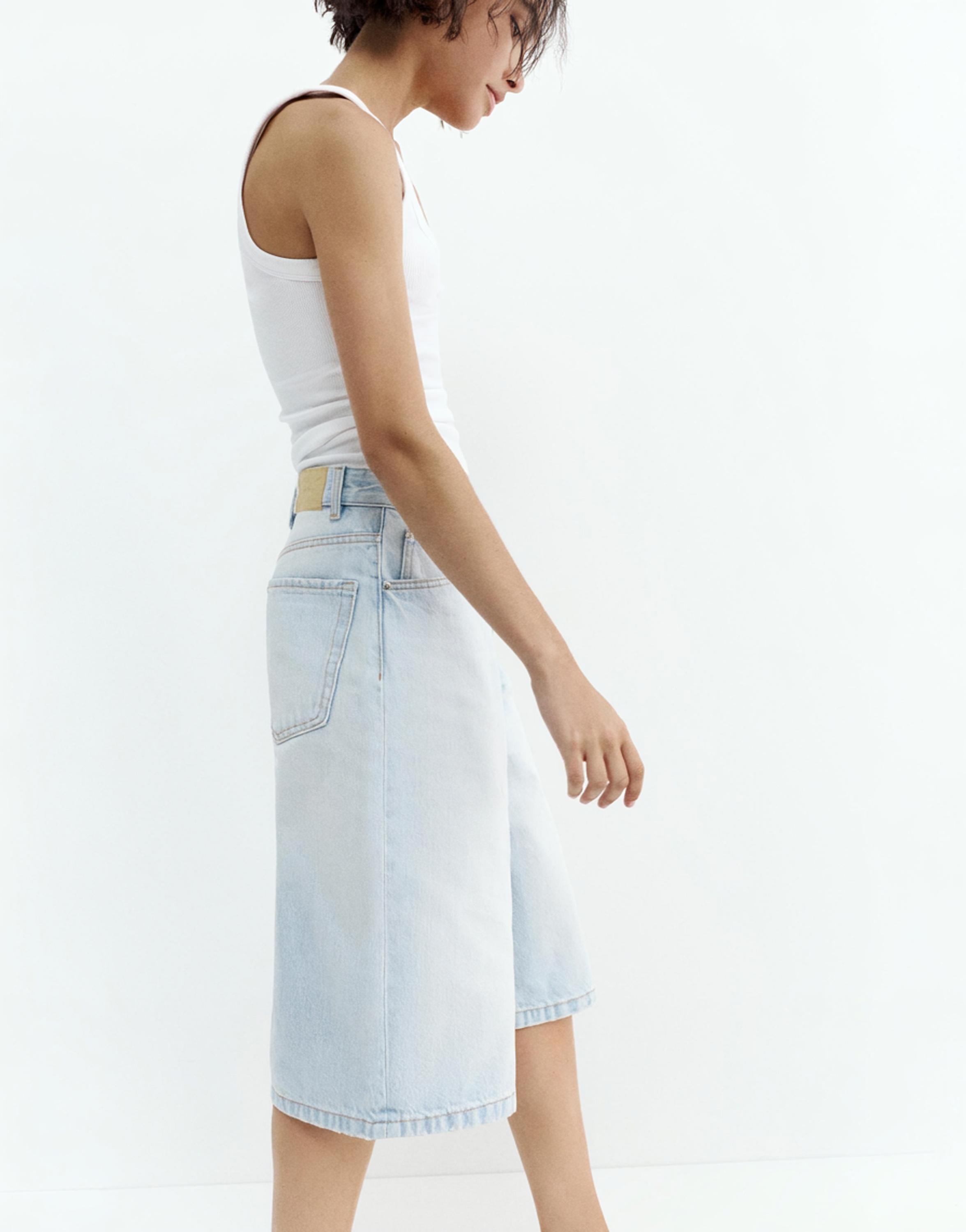 Low-rise denim jorts — Faded blue