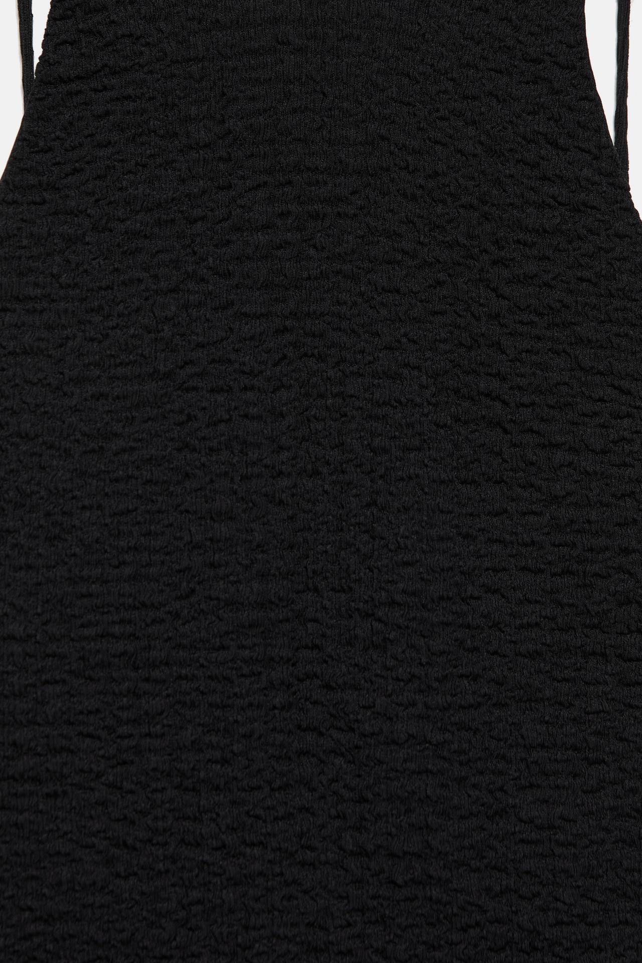 Textured halter top — Black