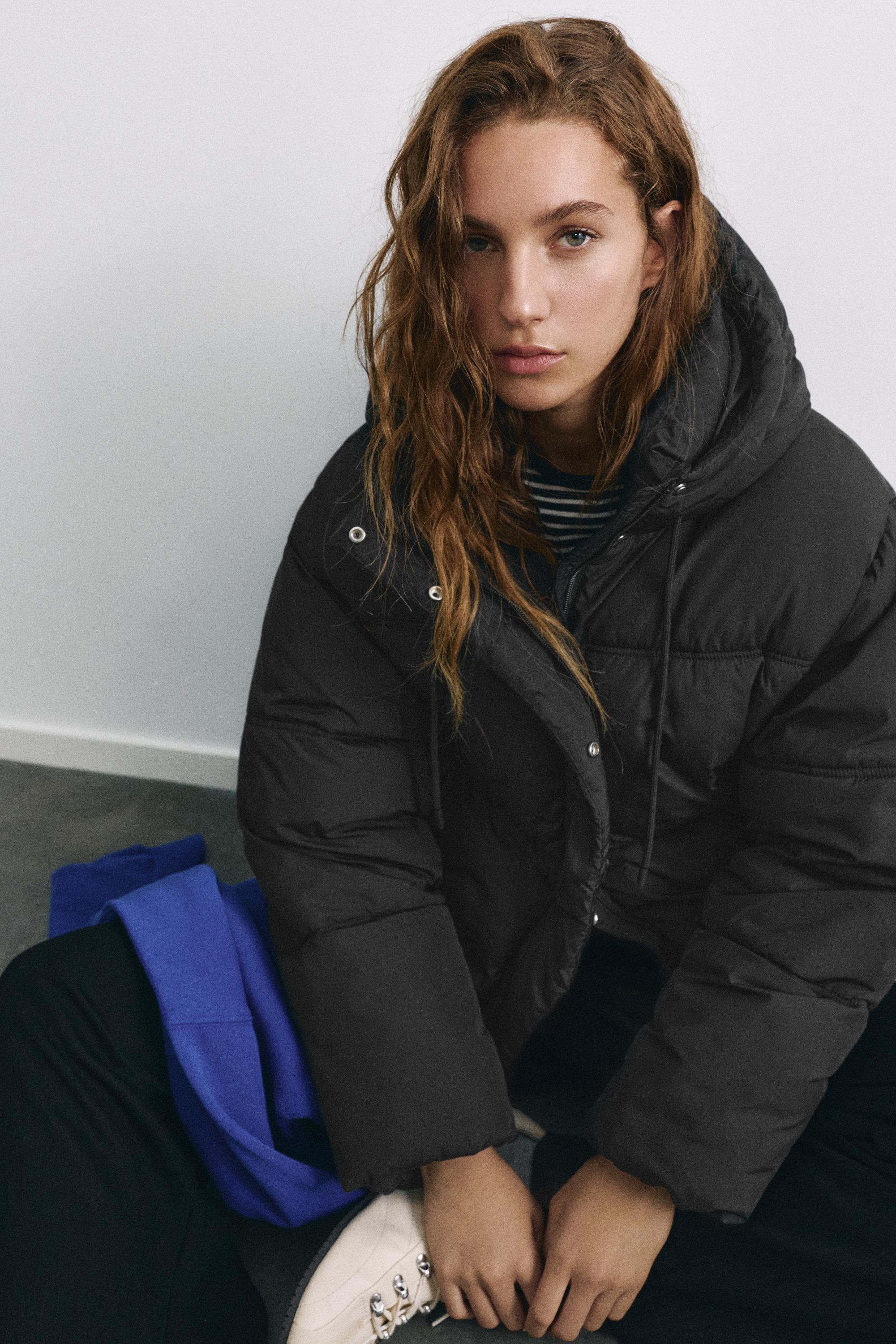Cropped puffer jacket — Black