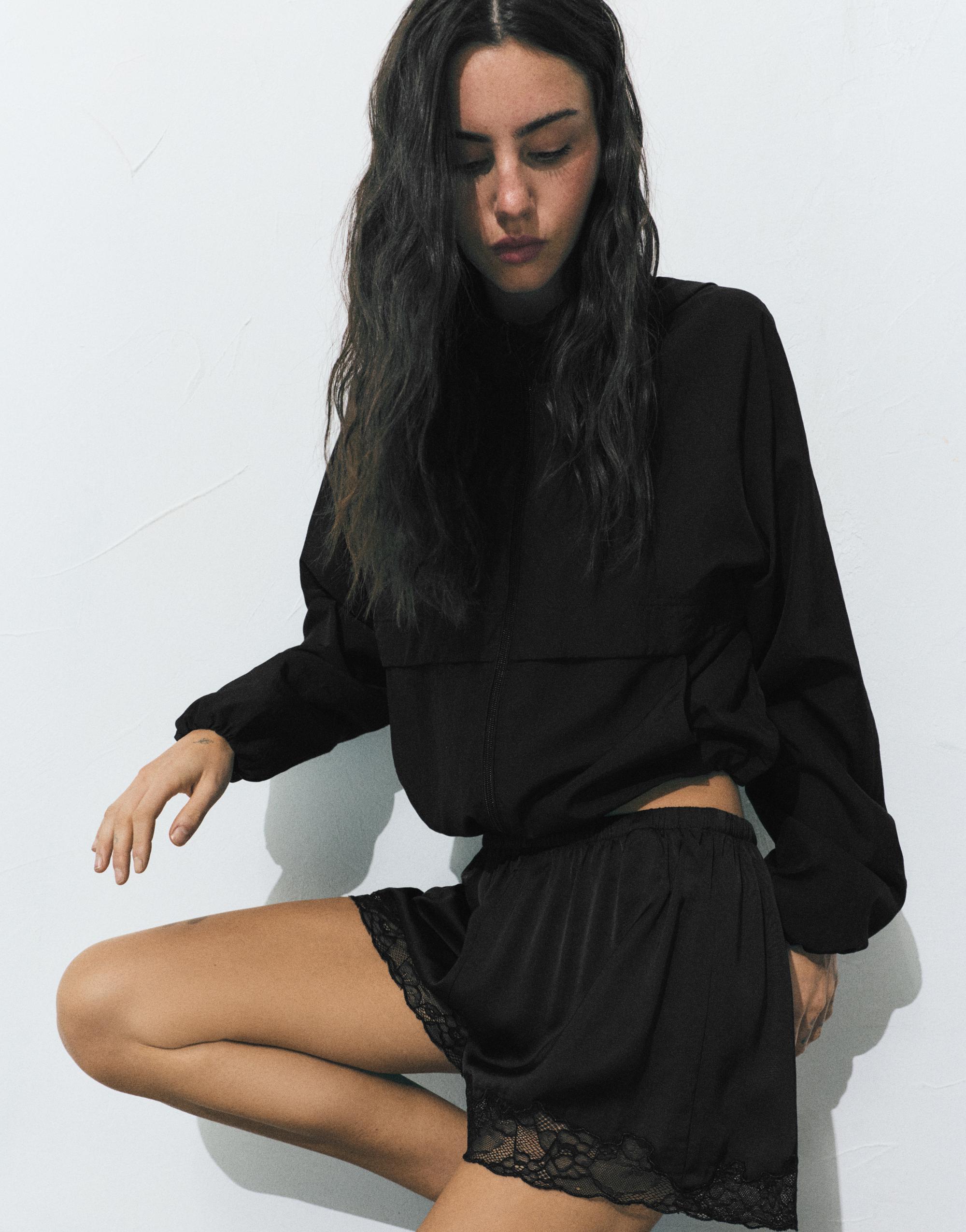 Satin lace cami shorts — Black